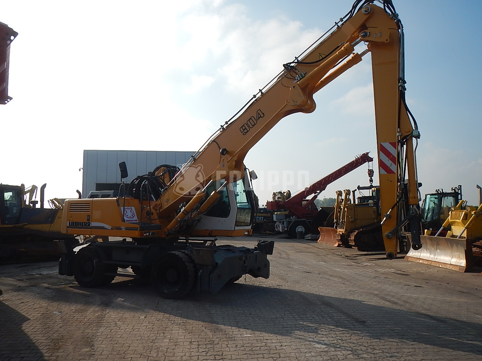 Liebherr A904  - - Used Material Handling Excavator