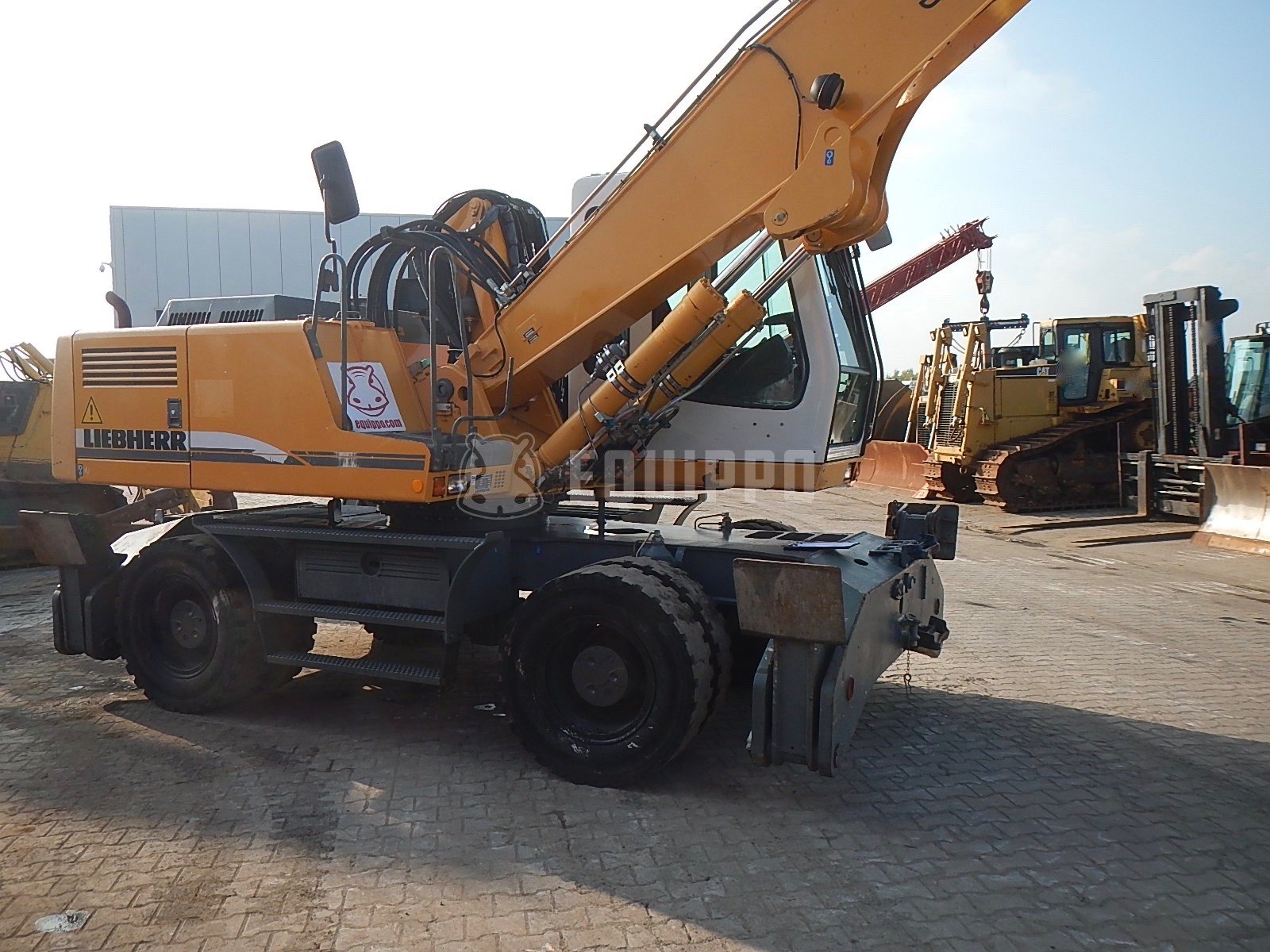 Liebherr A904  - - Used Material Handling Excavator