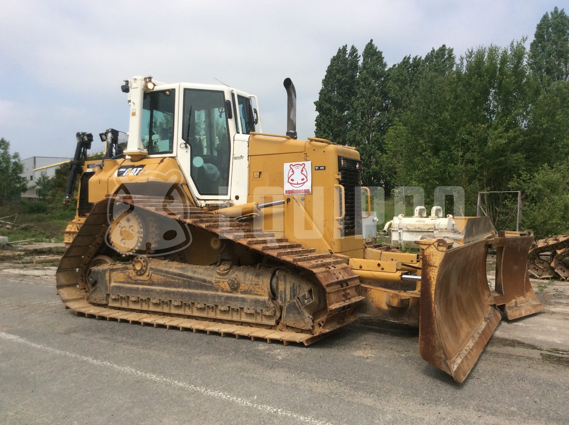 Caterpillar D6N LGP  - - Used Dozer