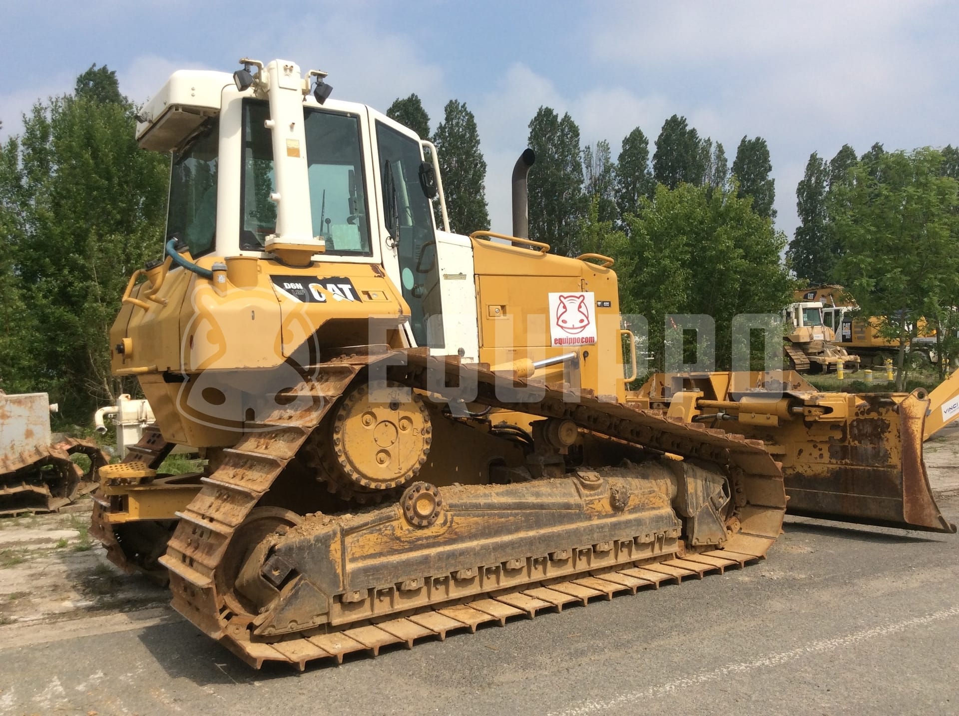 Caterpillar D6N LGP  - - Used Dozer