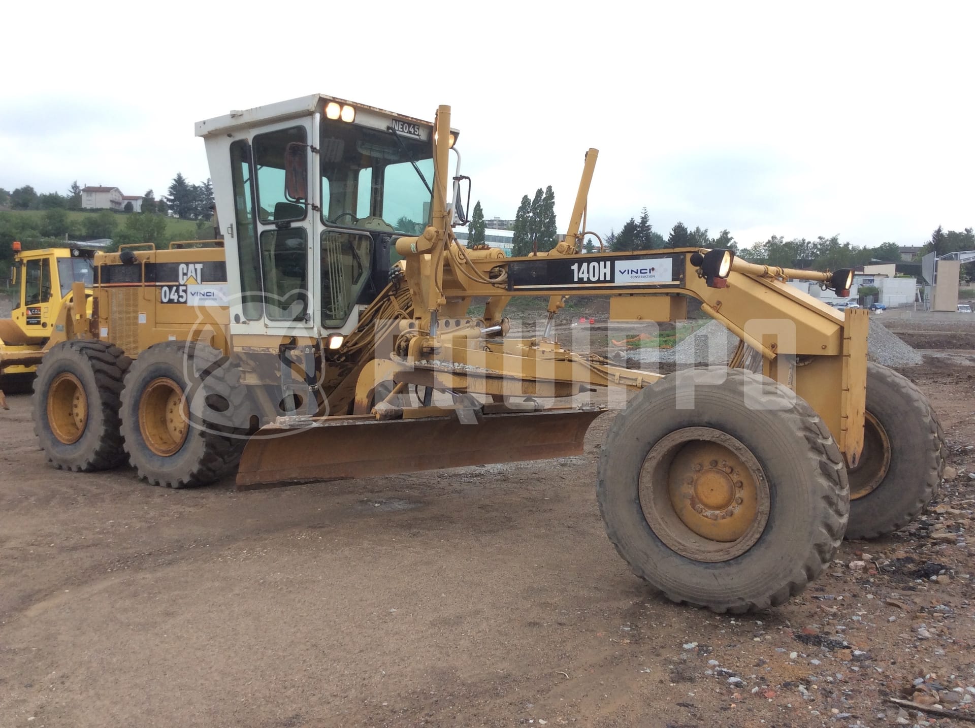 Caterpillar 140H  - - Used Motor Grader