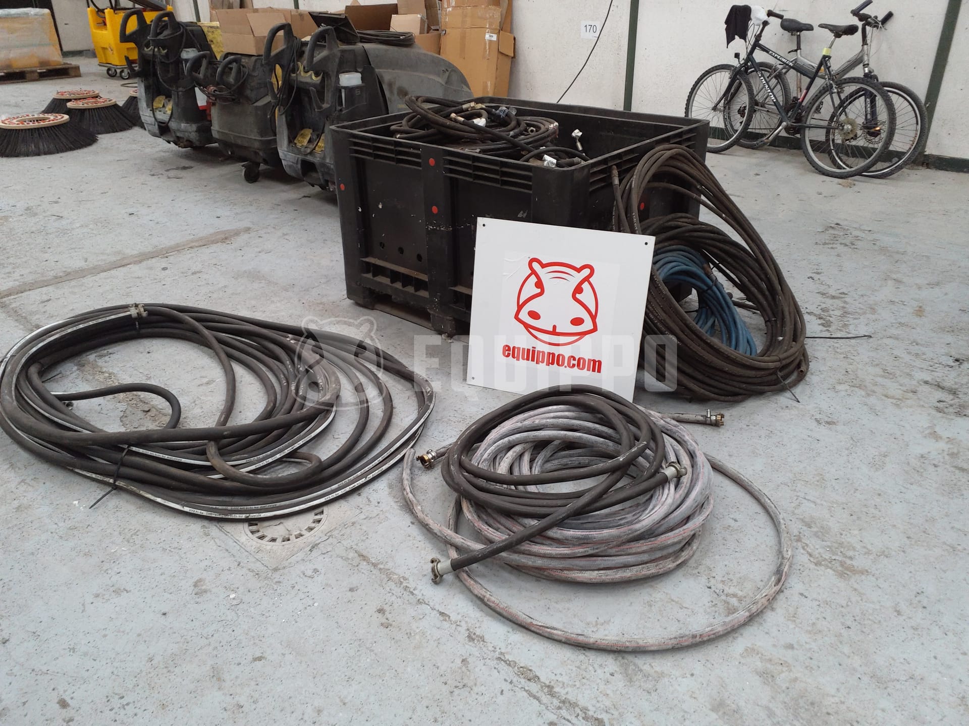 --- Diverse high pressure hoses  - - Used Small Equipment