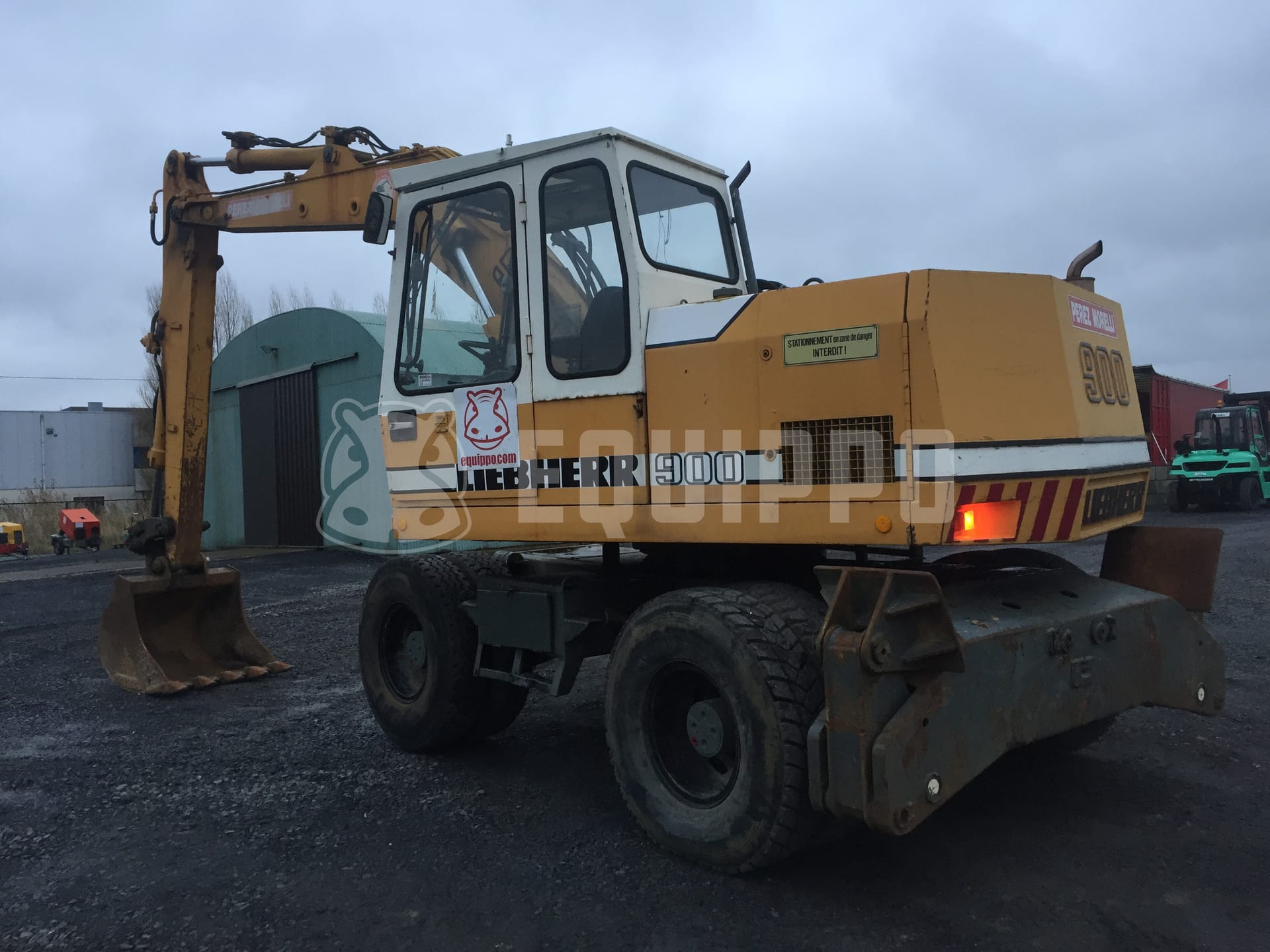 Liebherr A900B  - - Used Wheeled Excavator