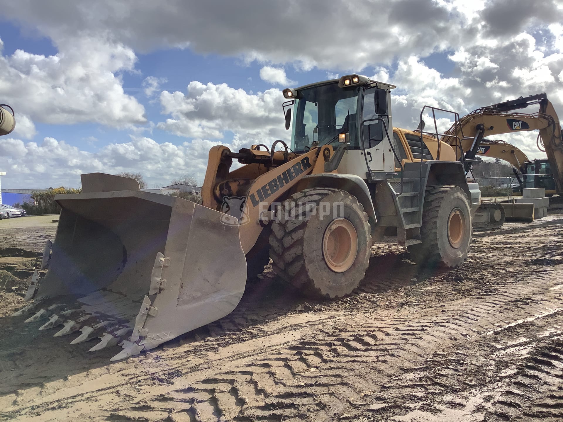 Liebherr L566 2PLUS2 - - Used Wheel Loader