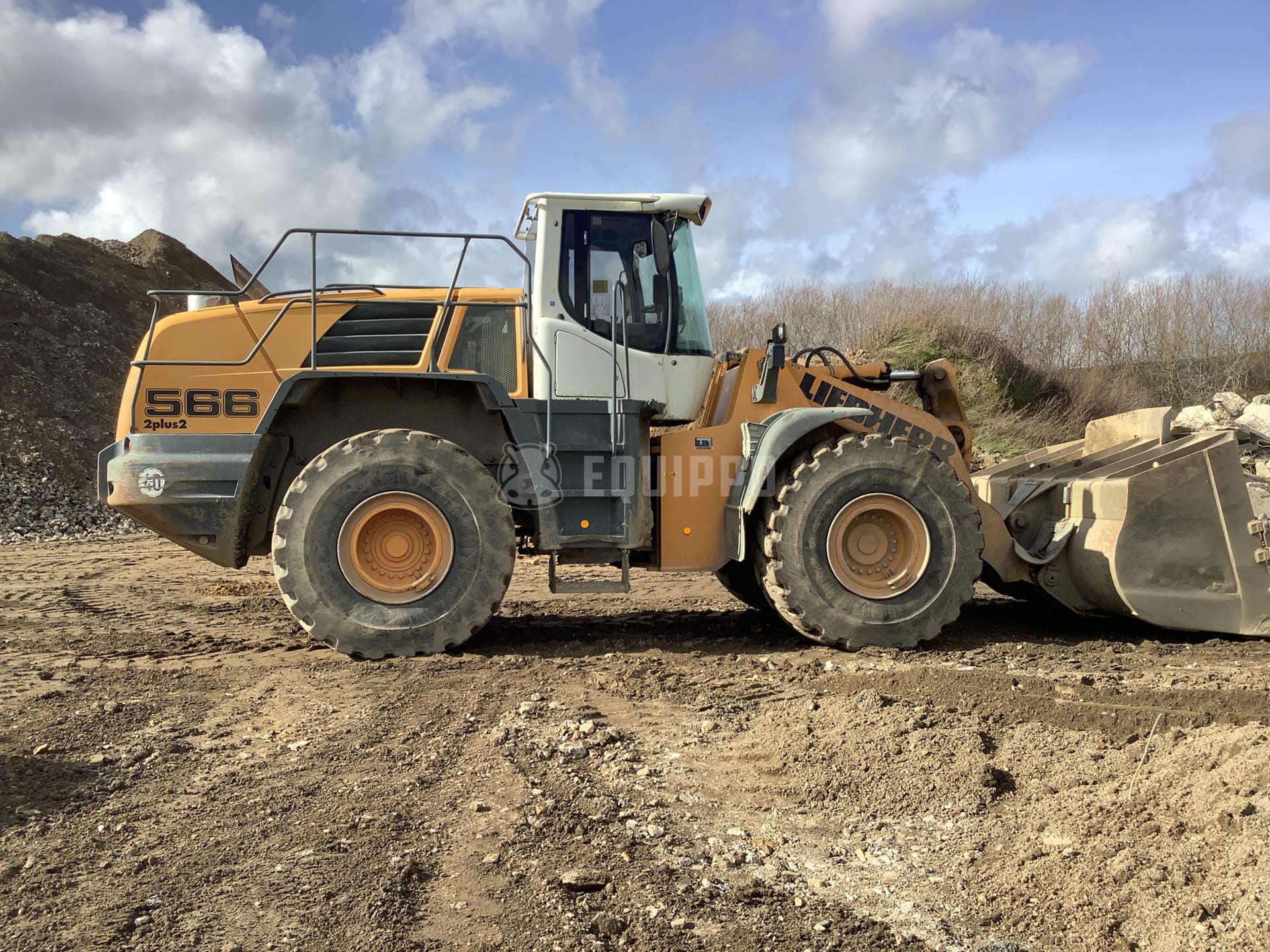 Liebherr L566 2PLUS2 - - Used Wheel Loader