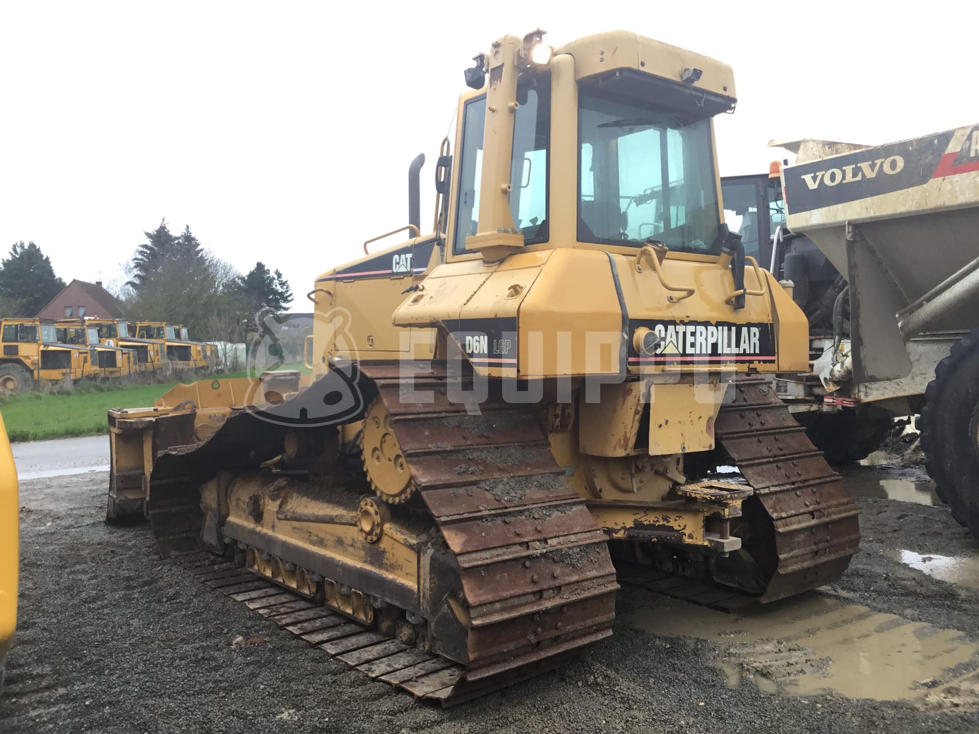 Caterpillar D6N LGP  - - Used Dozer