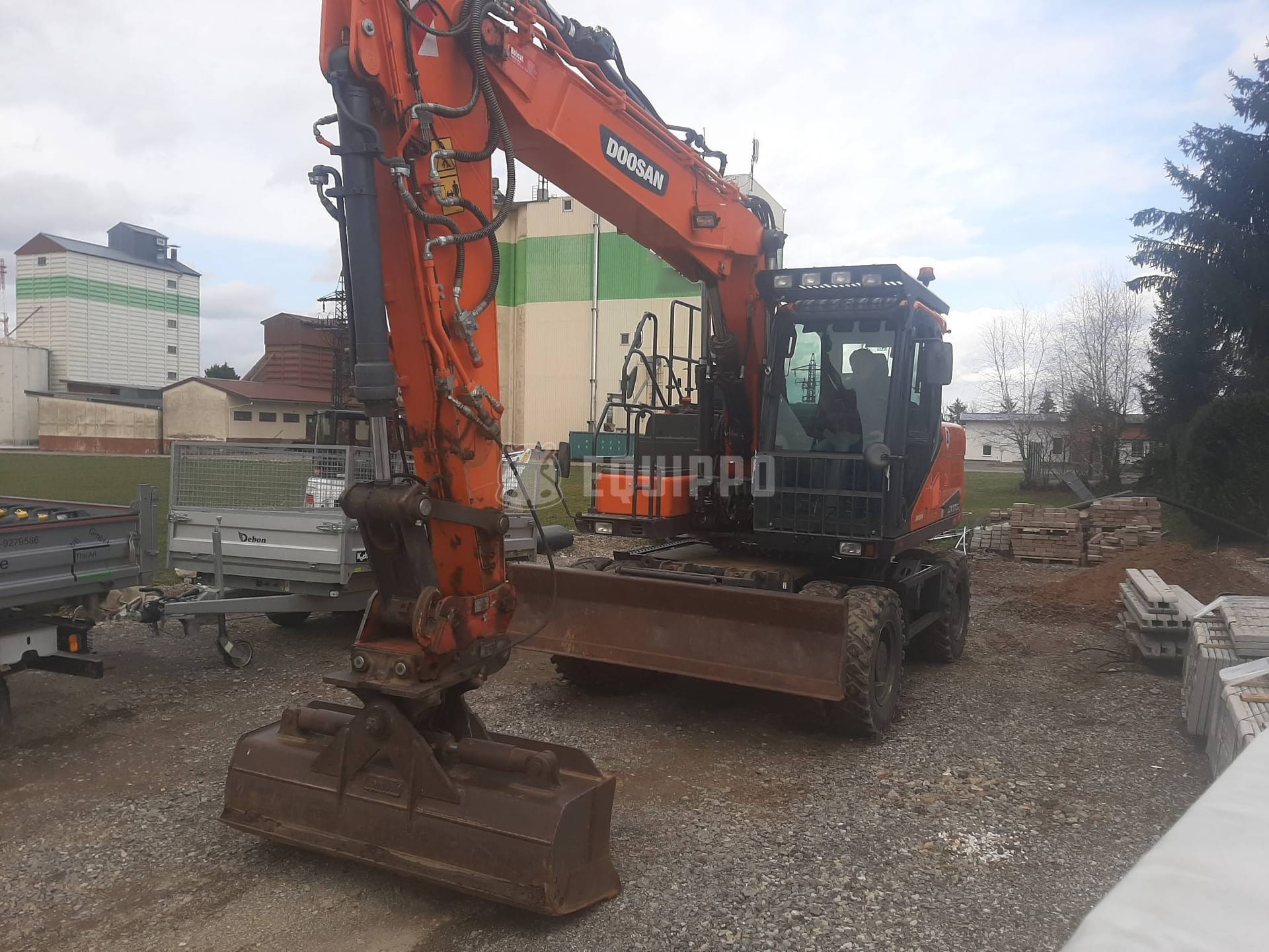Doosan DX170W-5  - - Used Wheeled Excavator
