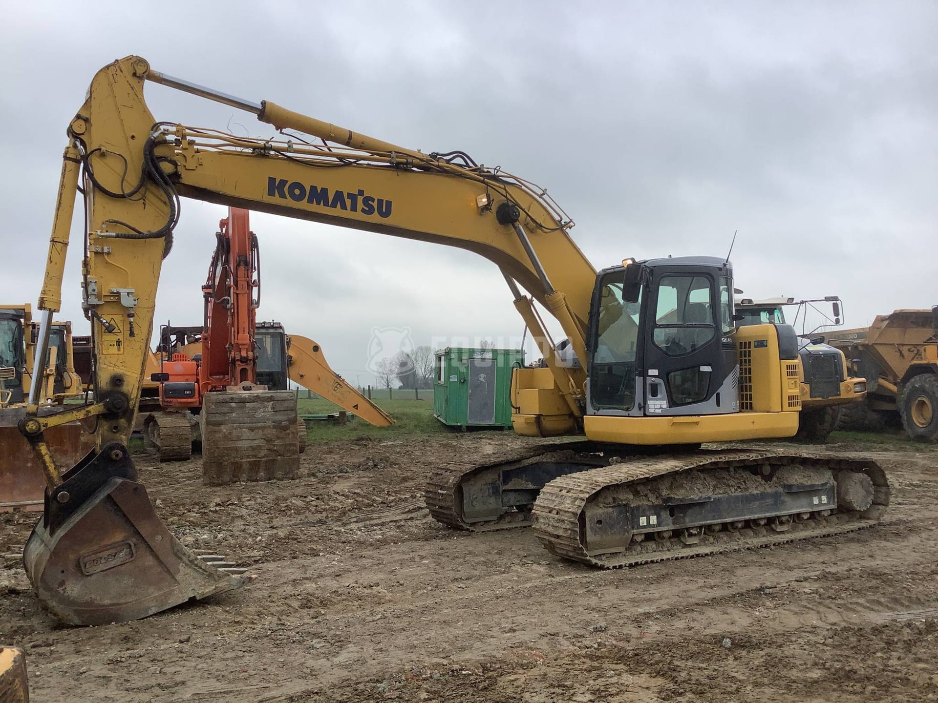 Komatsu PC228USLC-3EO  - - Excavadora de cadenas Usada