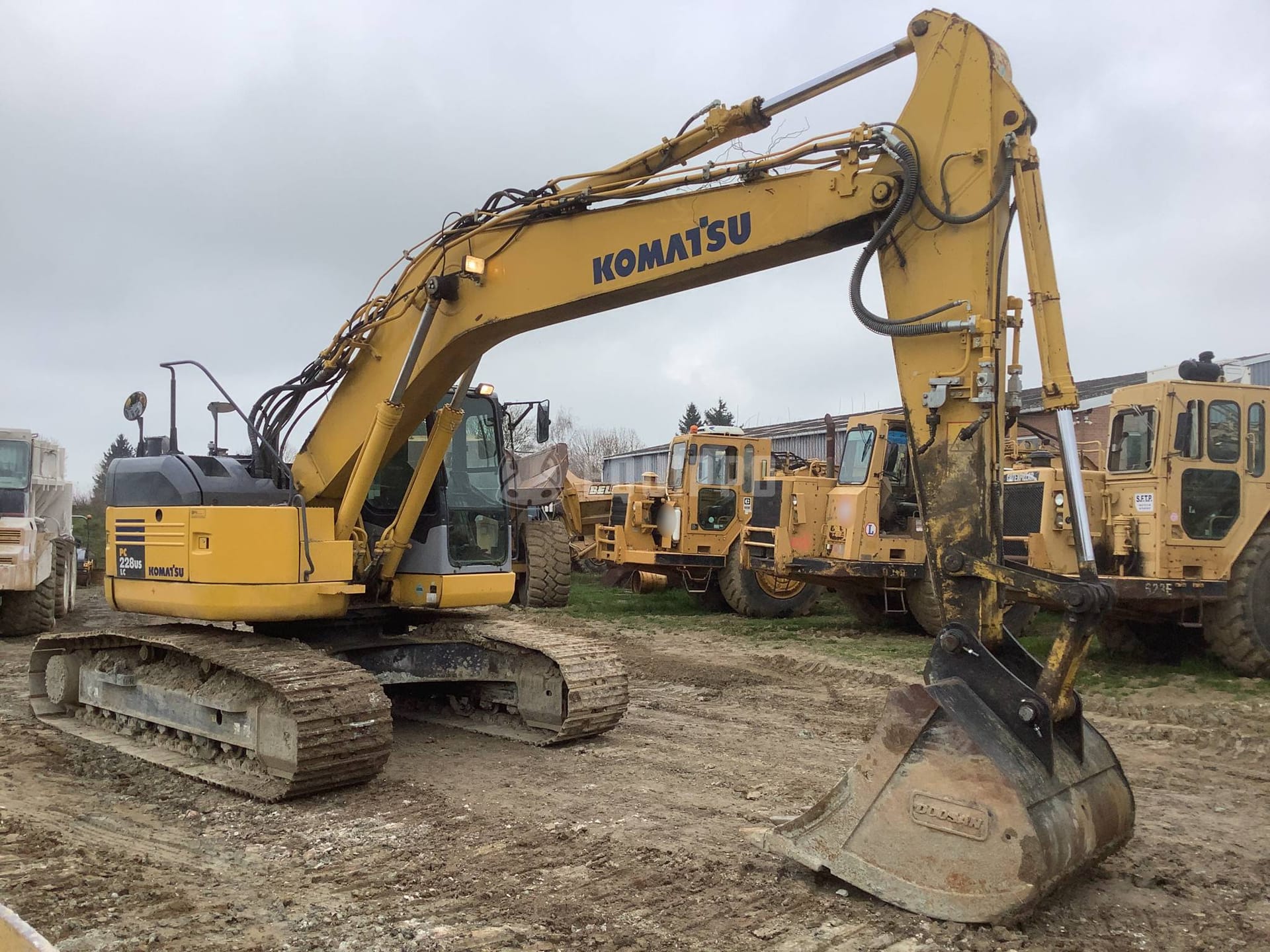 Komatsu PC228USLC-3EO  - - Excavadora de cadenas Usada