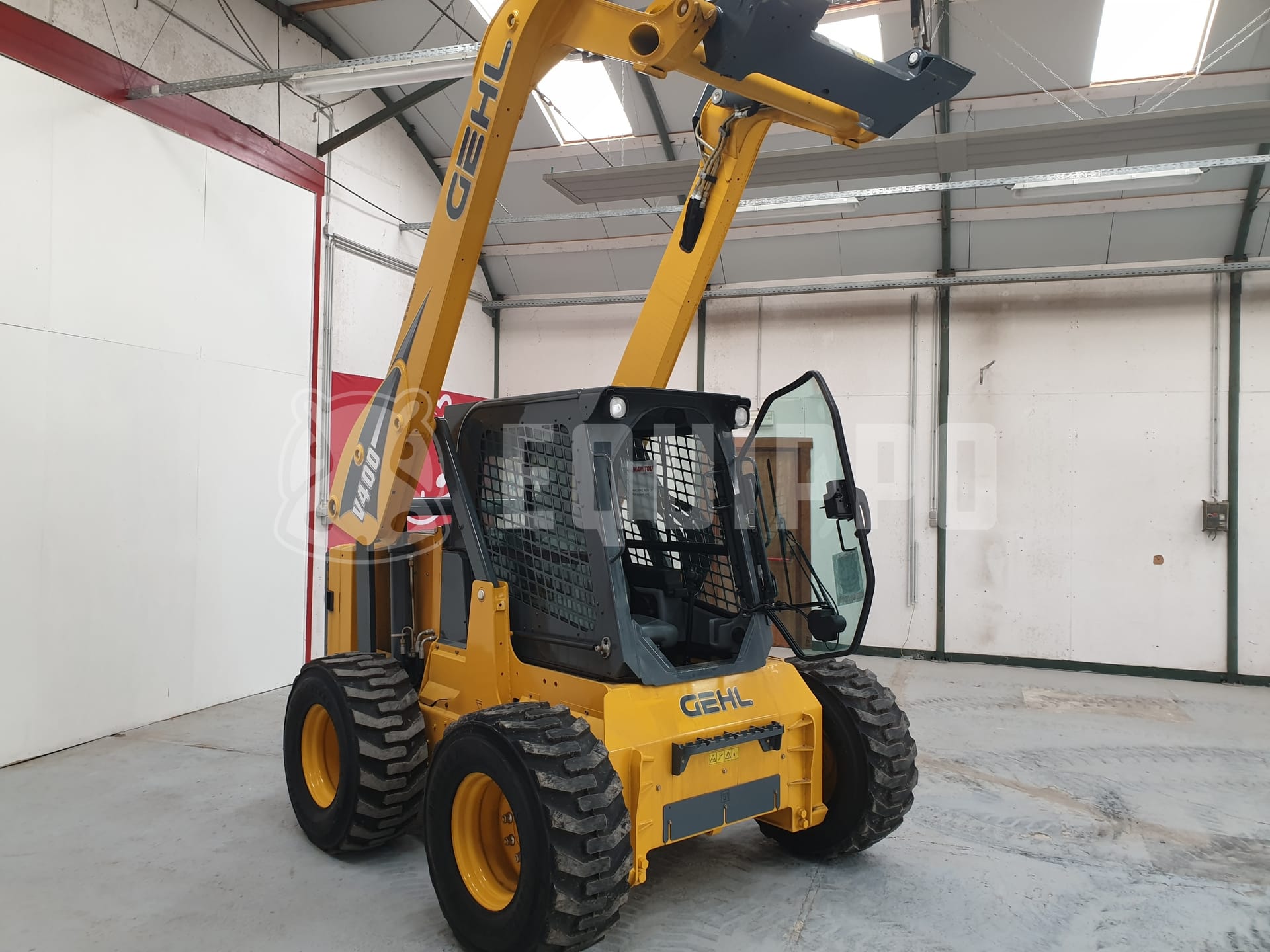 Gehl V400  - - Used Loader
