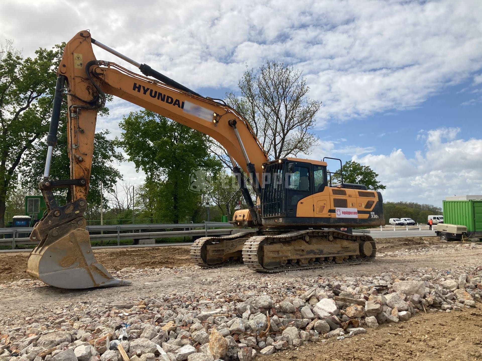 Hyundai HX330L  - - Used Tracked Excavator