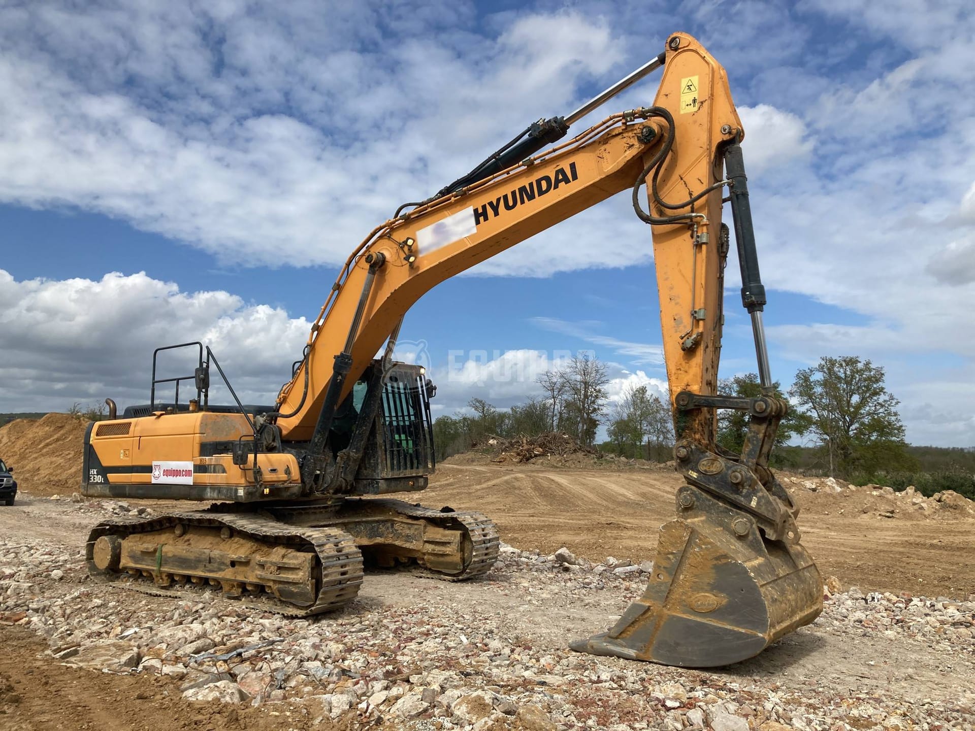 Hyundai HX330L  - - Used Tracked Excavator