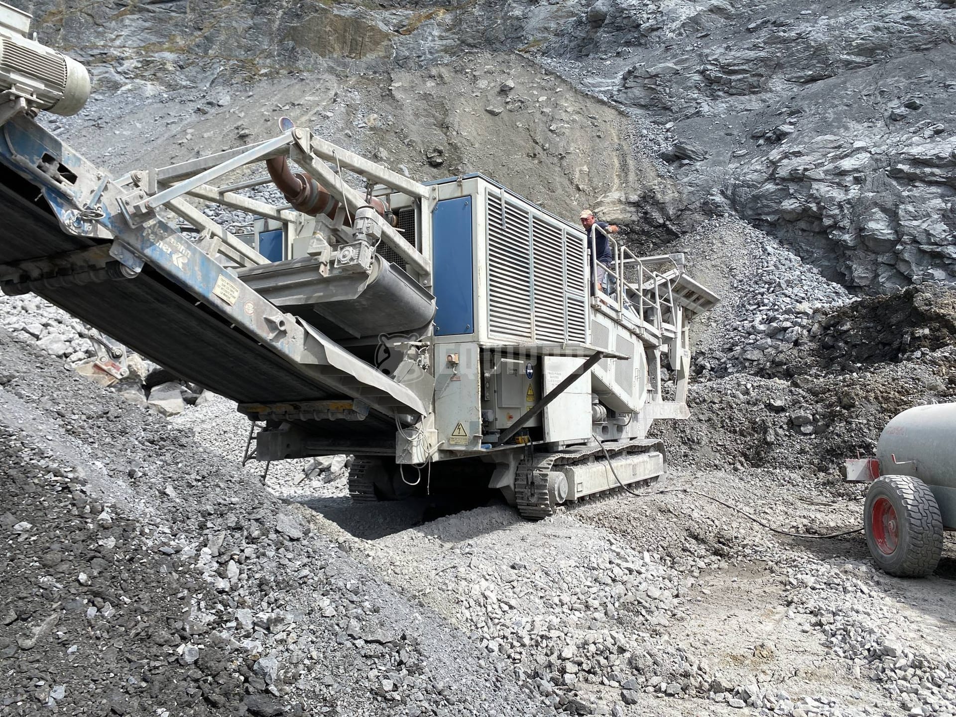 Kleemann Mobirex MR 130 with a New Deutz Engine.  - - Used Crusher
