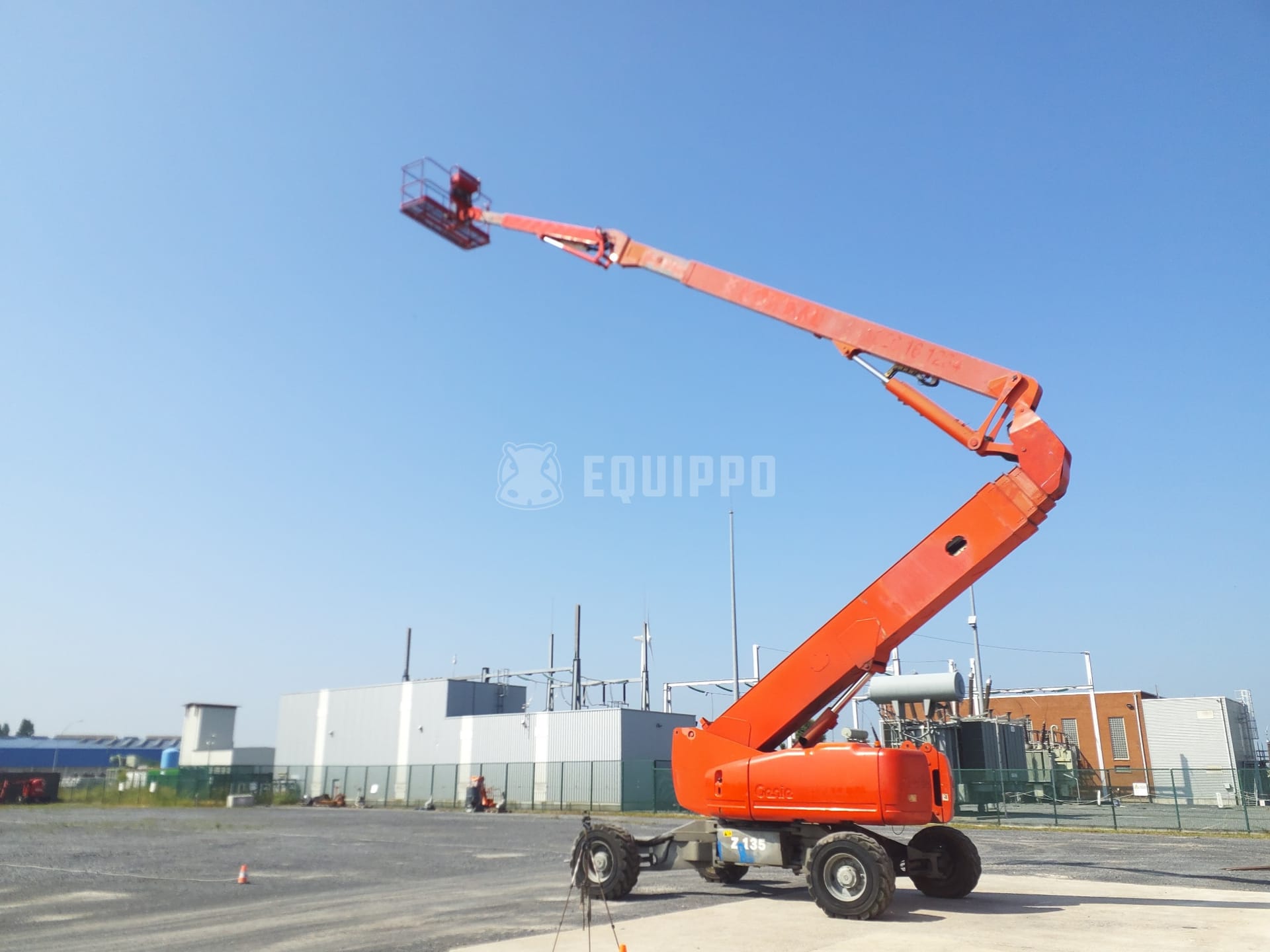 Genie Z-135 - - Used Articulated Boom Lift