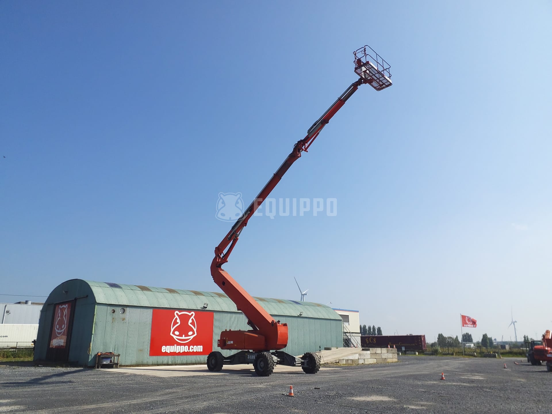 Genie Z-135 - - Used Articulated Boom Lift