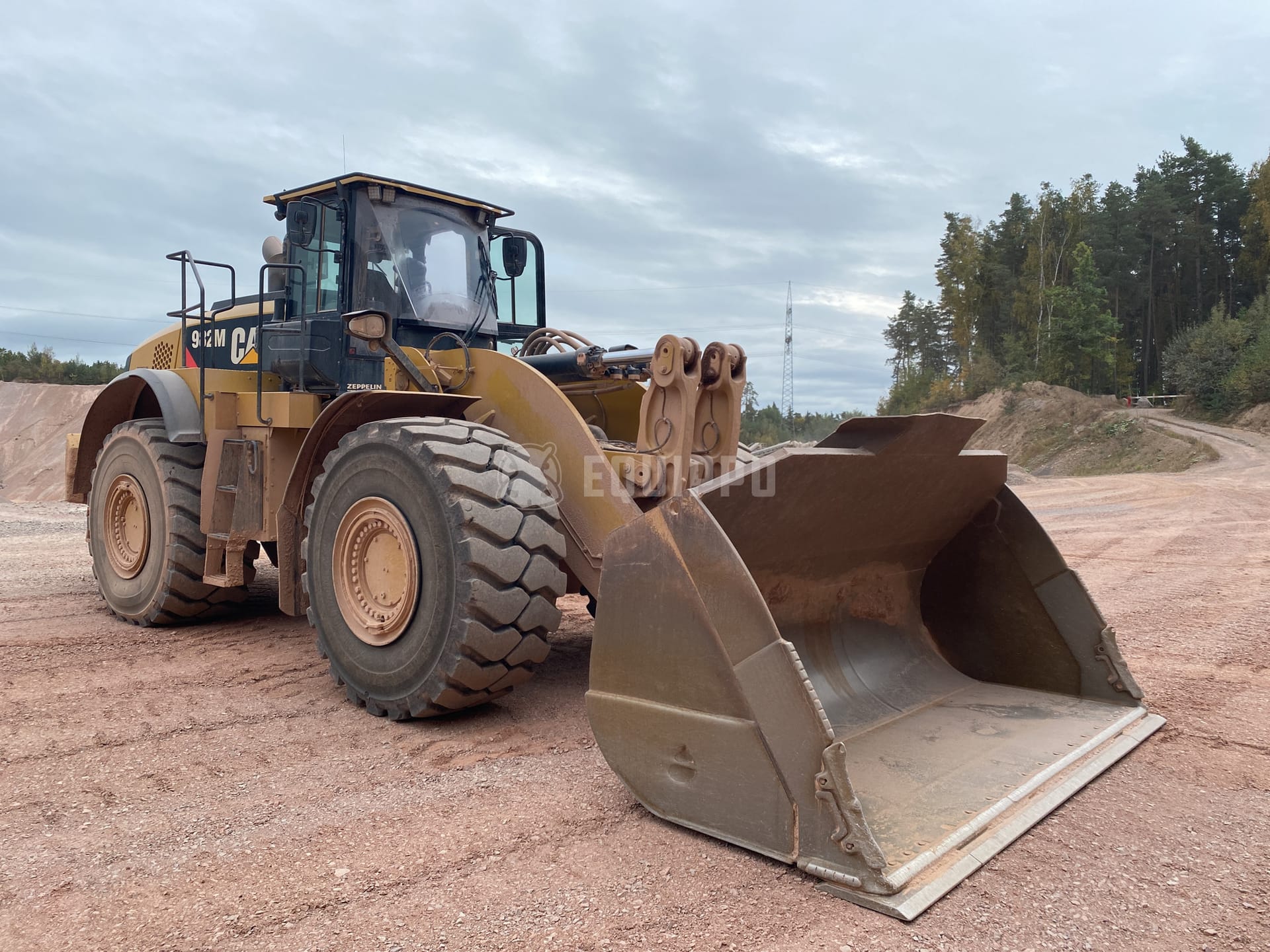Caterpillar 982M - - Used Wheel Loader