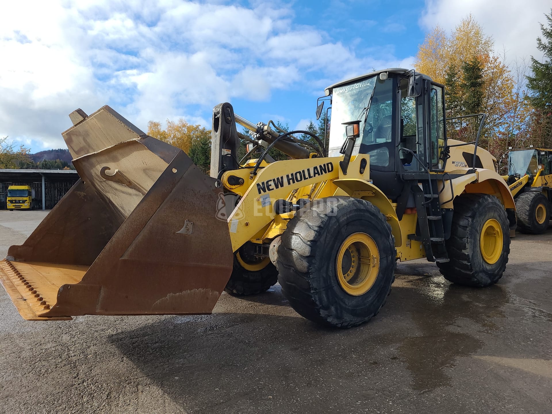 New Holland W270B  - - Cargadora de Ruedas Usada