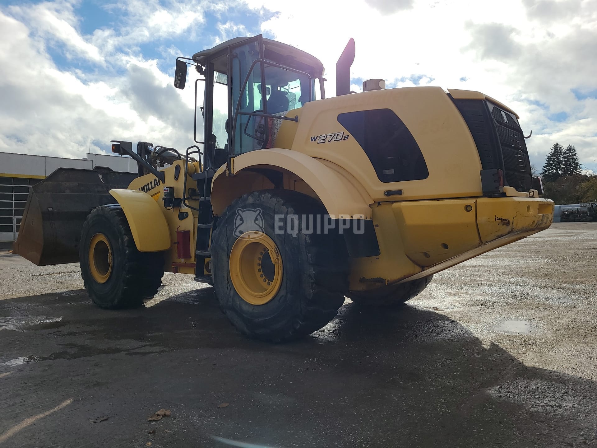 New Holland W270B  - - Cargadora de Ruedas Usada