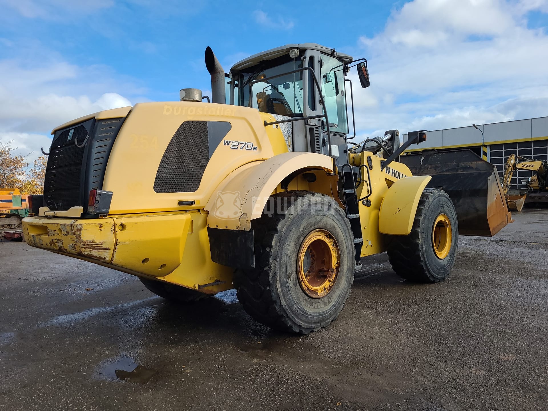 New Holland W270B  - - Cargadora de Ruedas Usada