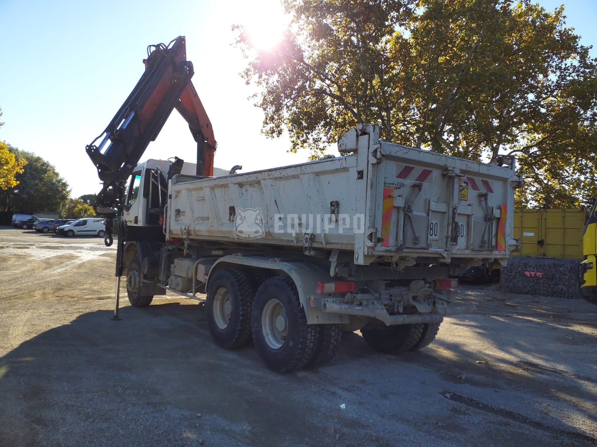 Renault Kerax 370 DXI with Palfinger Crane - - Used Tipper Truck