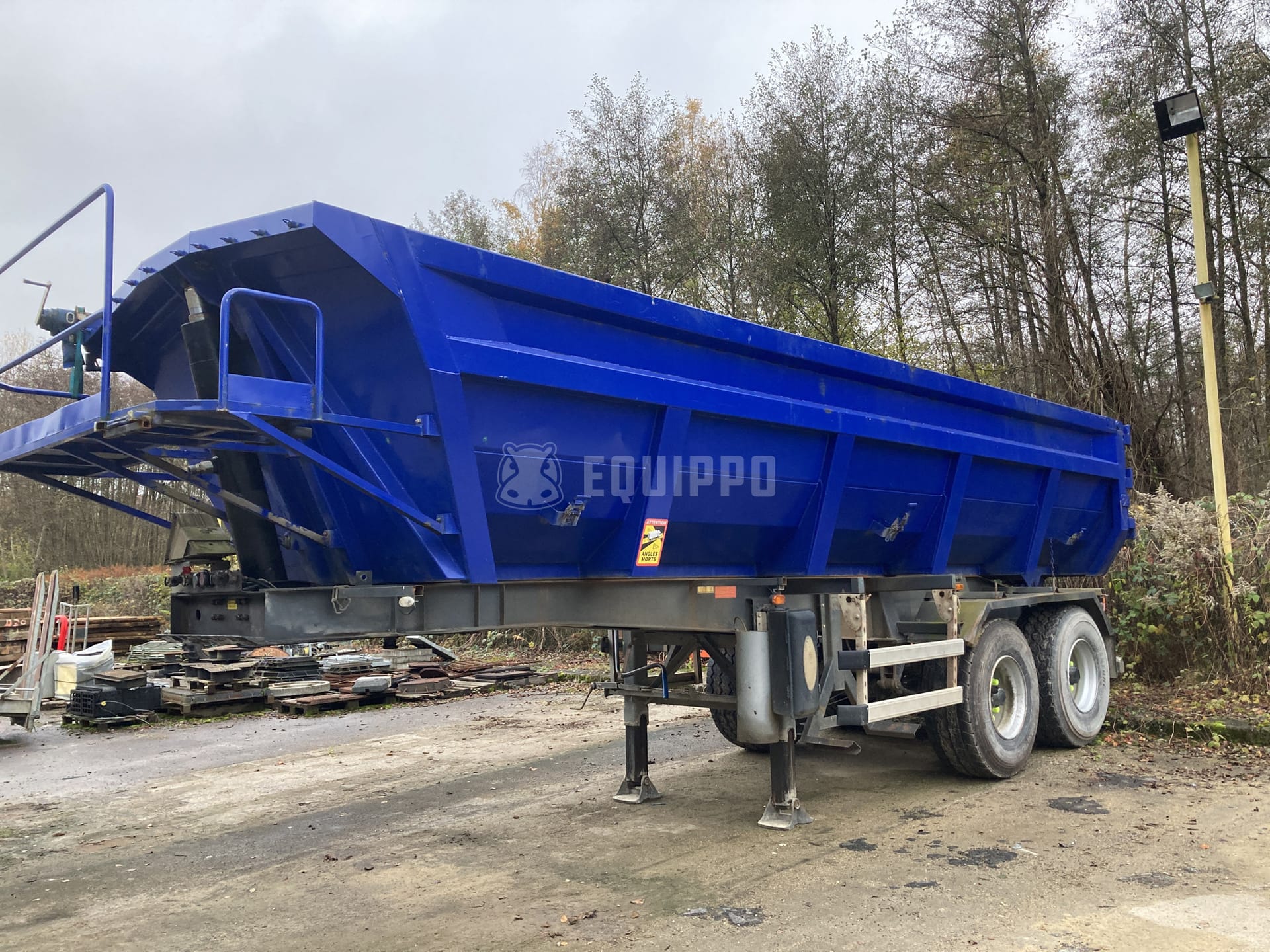 Metaco-Bob SD233 Axle Dump Trailer - - Used Semi-trailer