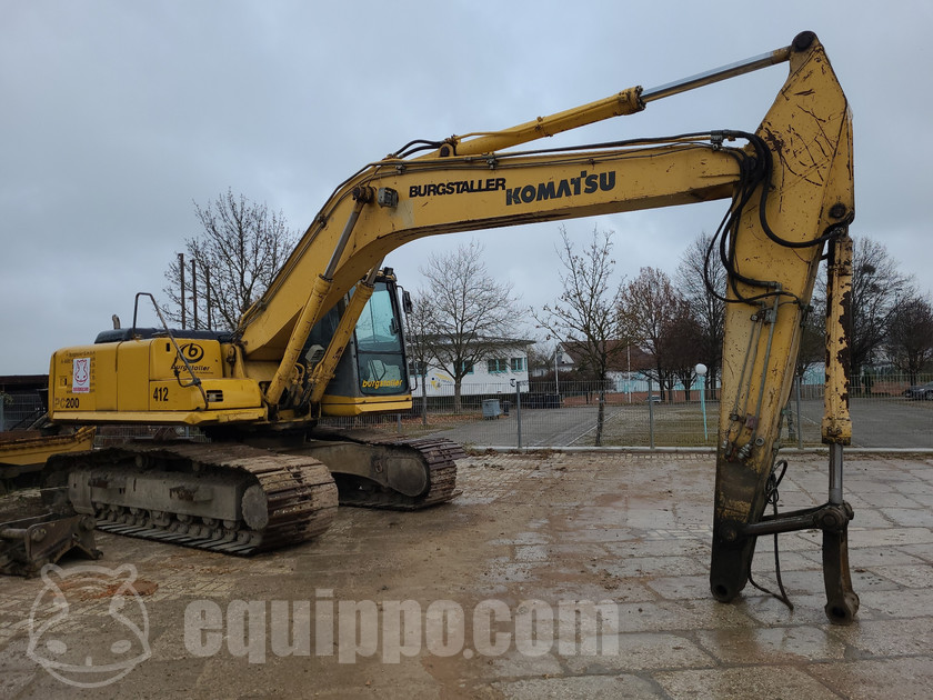 Komatsu PC200-6 - - Used Tracked Excavator