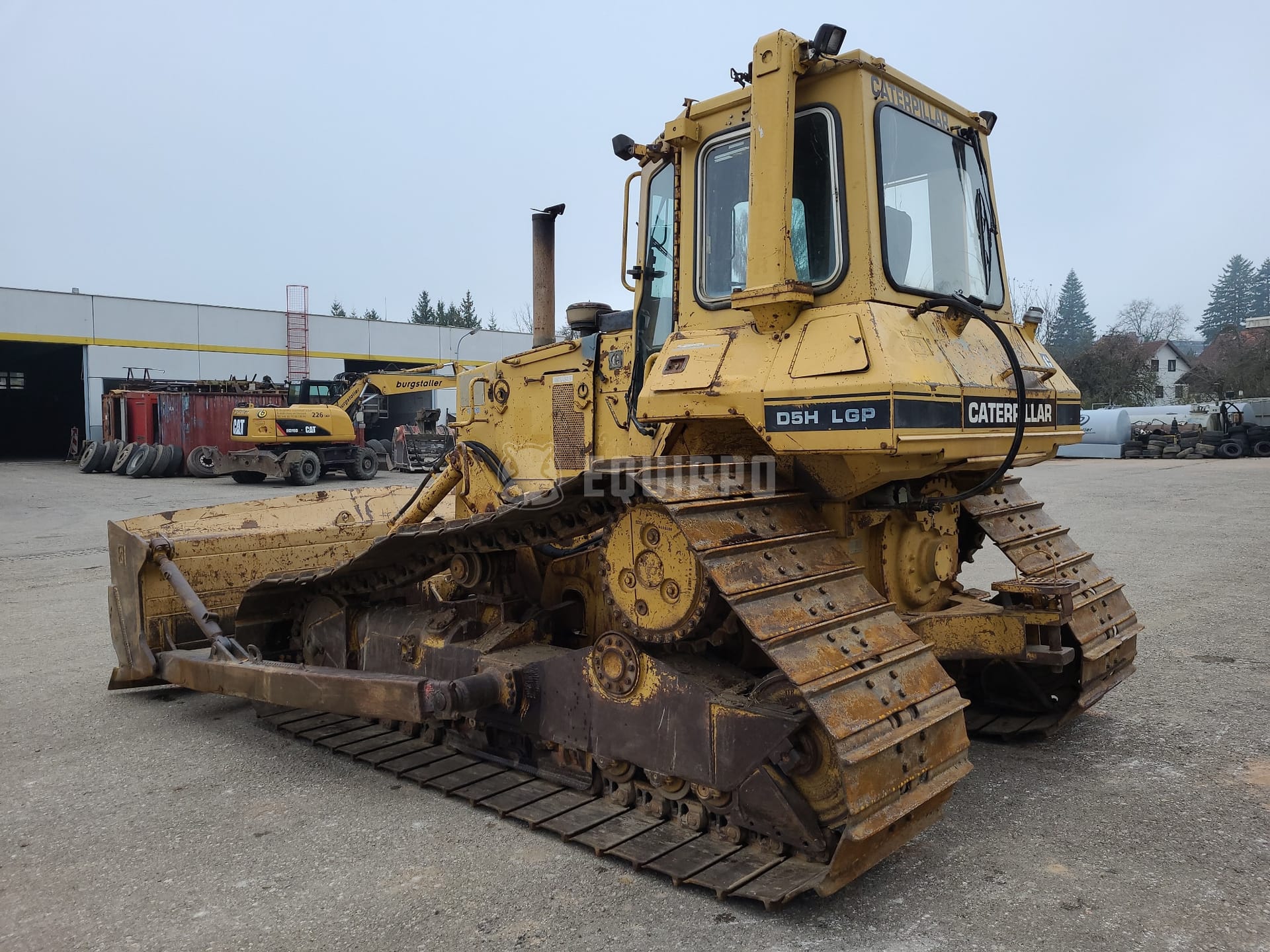 Caterpillar D5H LGP - - Used Tracked Dozer