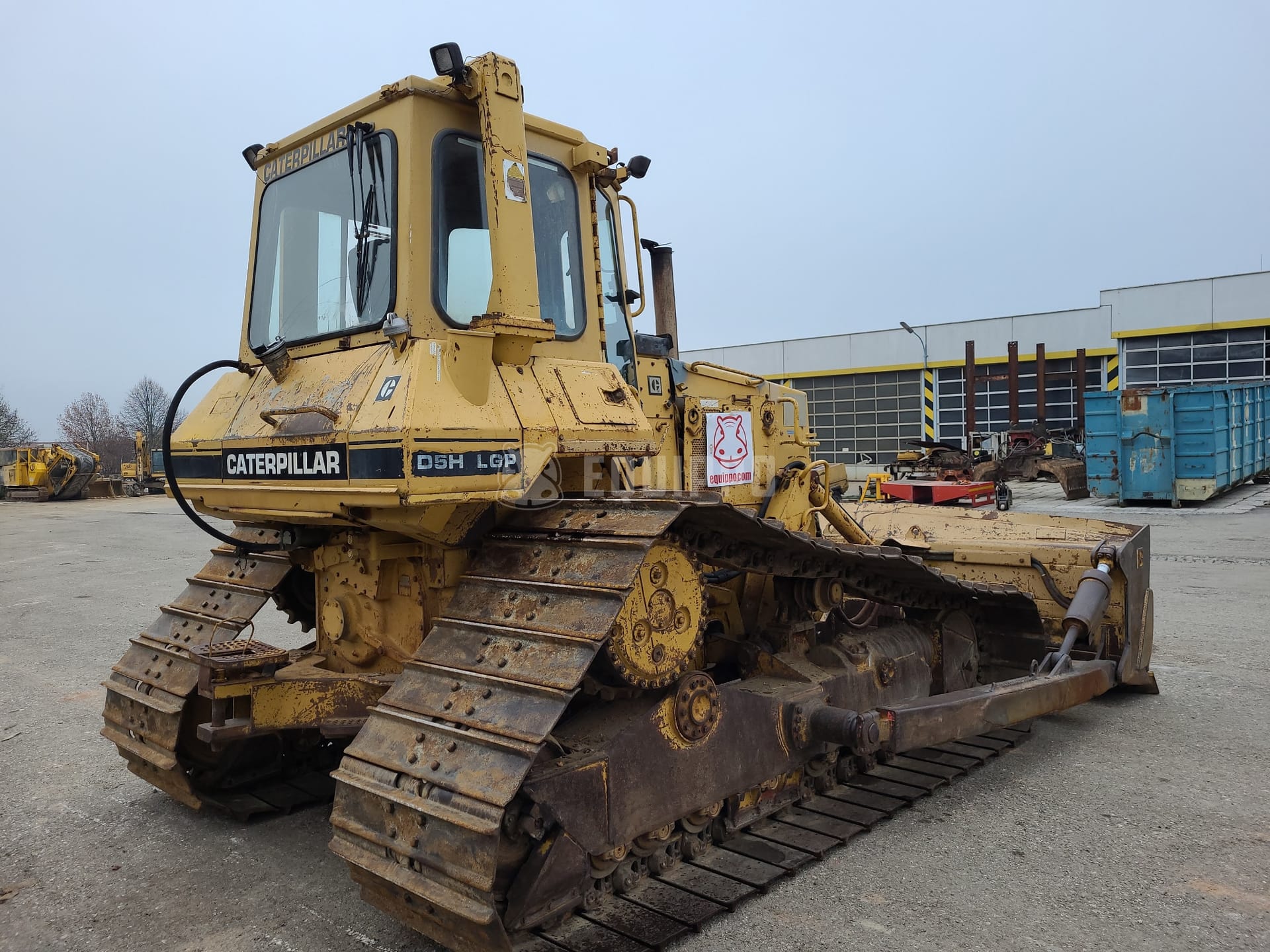 Caterpillar D5H LGP - - Used Tracked Dozer