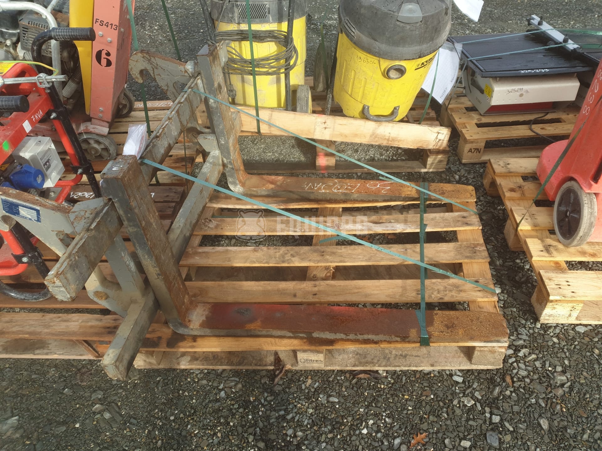 Volvo Forks F/L30GZ - - Used Attachment - Other