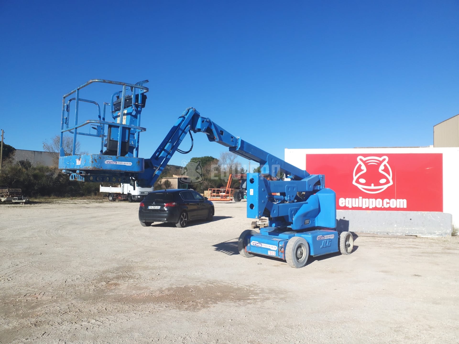 JLG E400AJPN - - Used Articulated Boom Lift