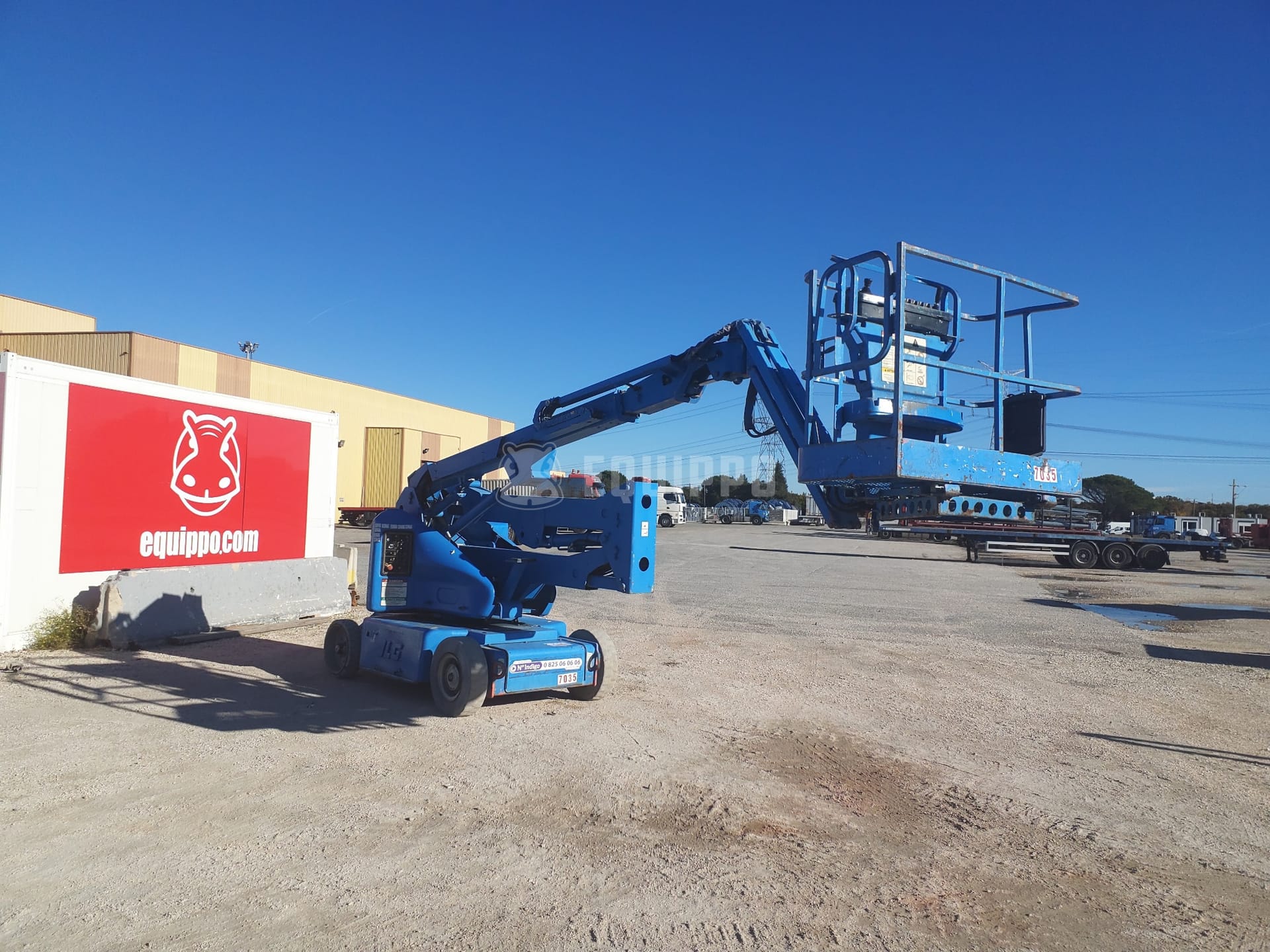 JLG E400AJPN - - Used Articulated Boom Lift