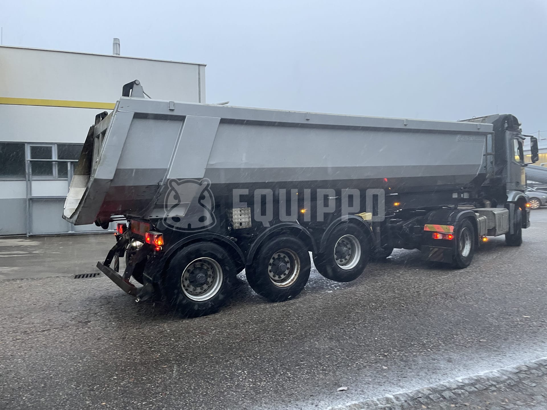 Schwarzmüller Tri Axle Tipper Trailer  - - Semi-remorque d’Occasion