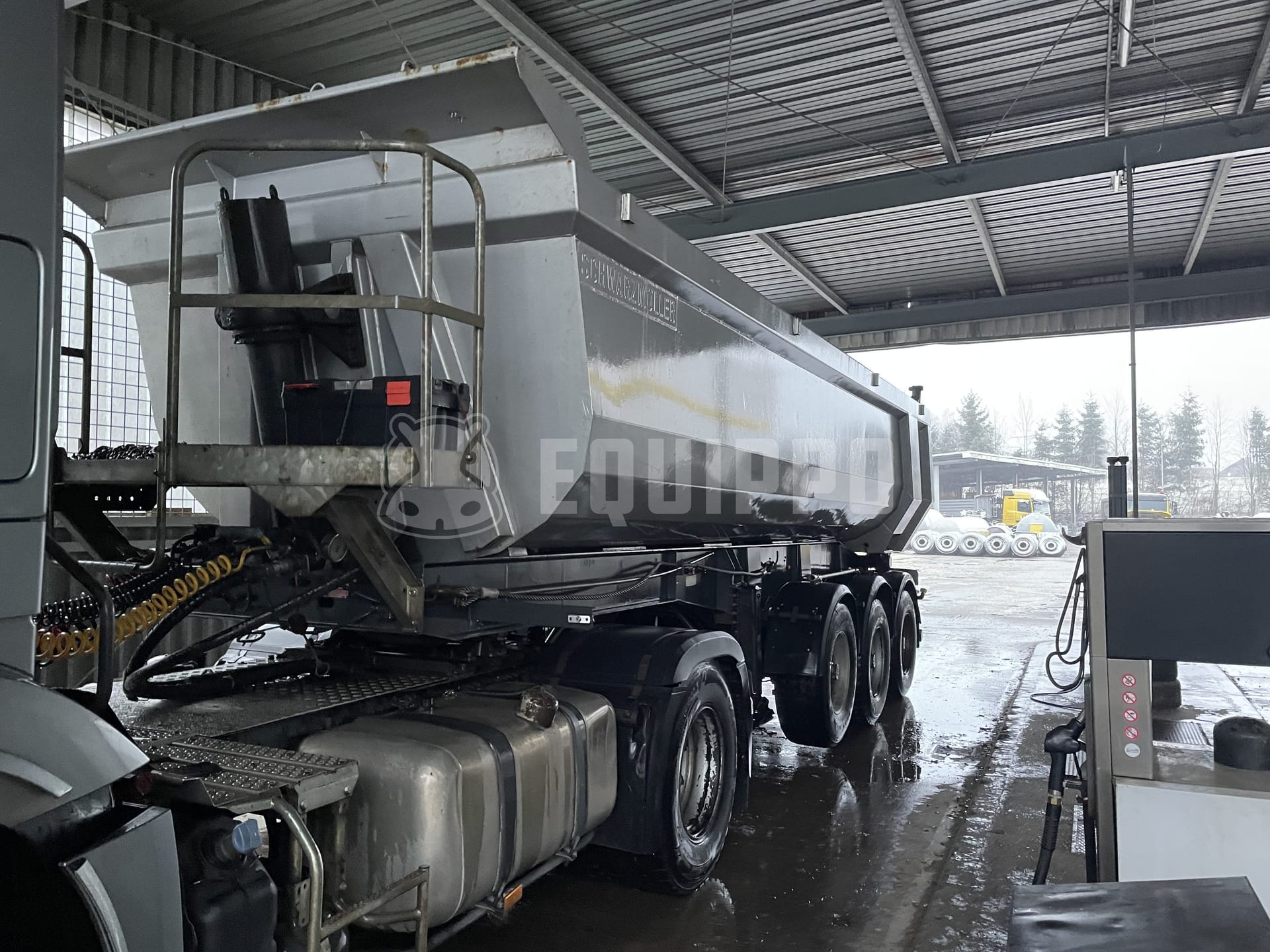 Schwarzmüller Tri Axle Tipper Trailer  - - Semi-remorque d’Occasion