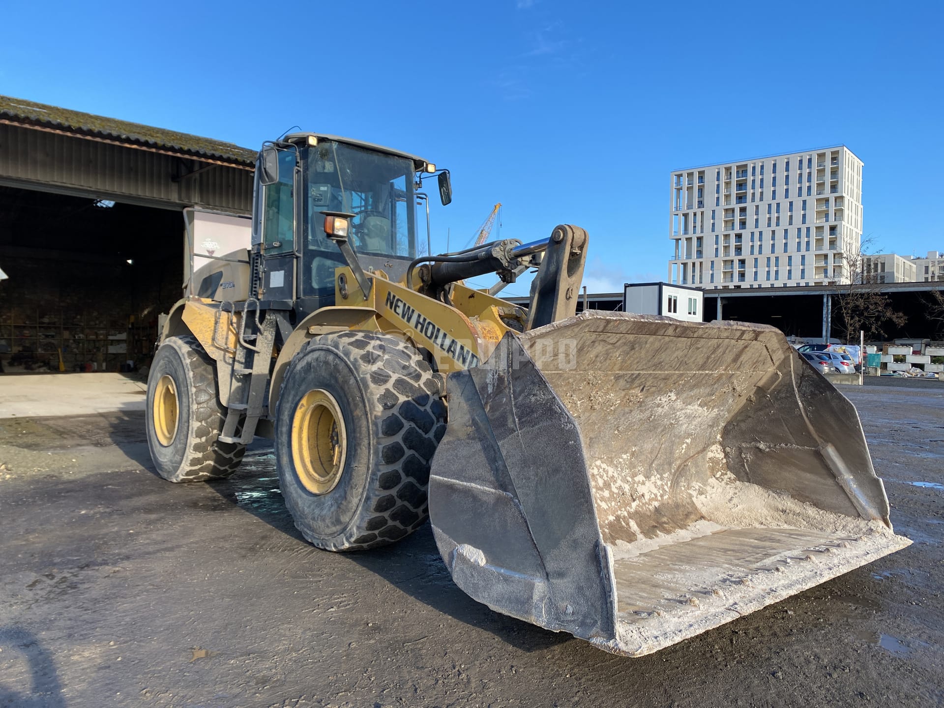 New Holland W270B  - - Used Wheel Loader