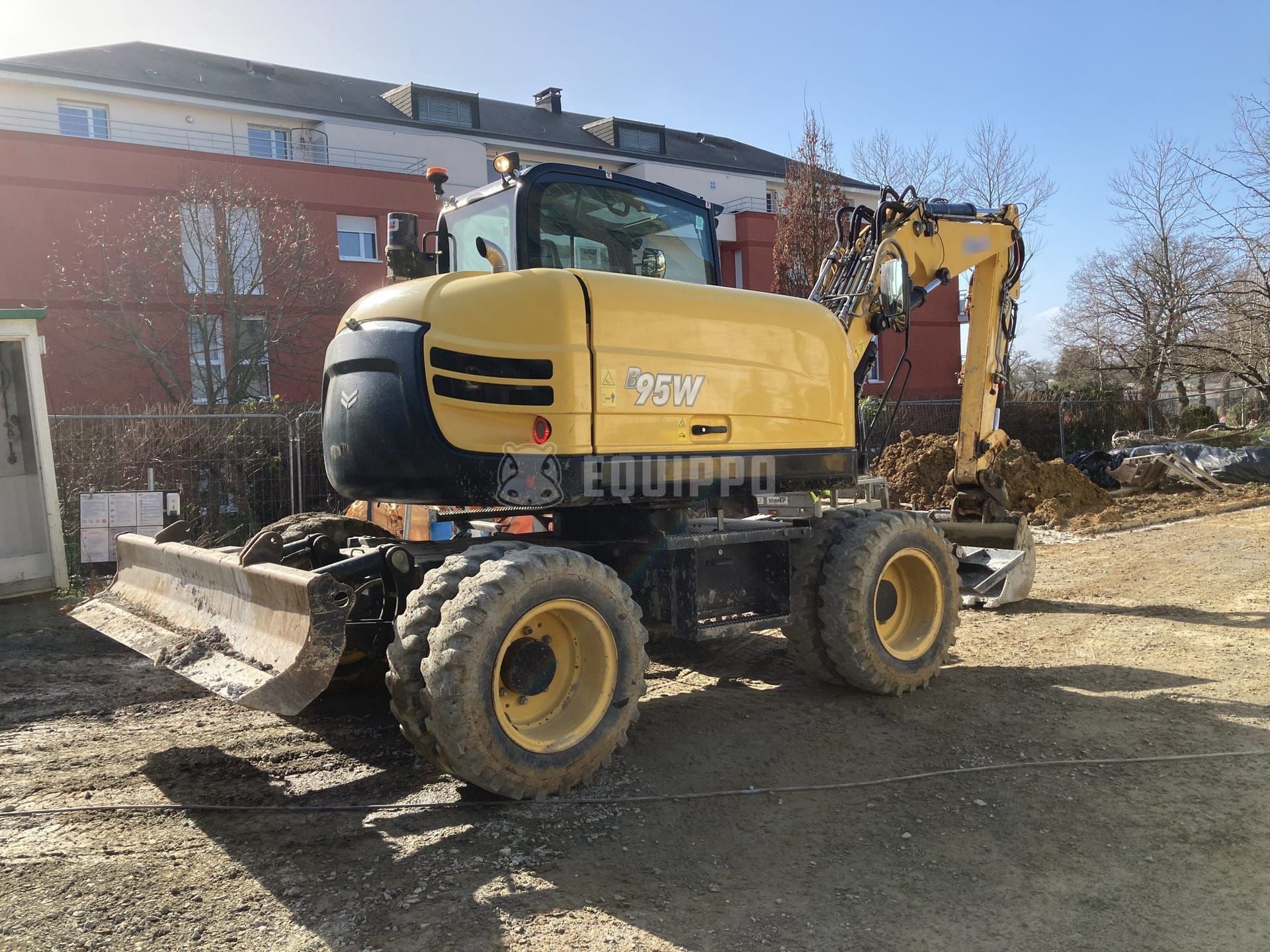 Yanmar B95W - - Used Wheeled Excavator