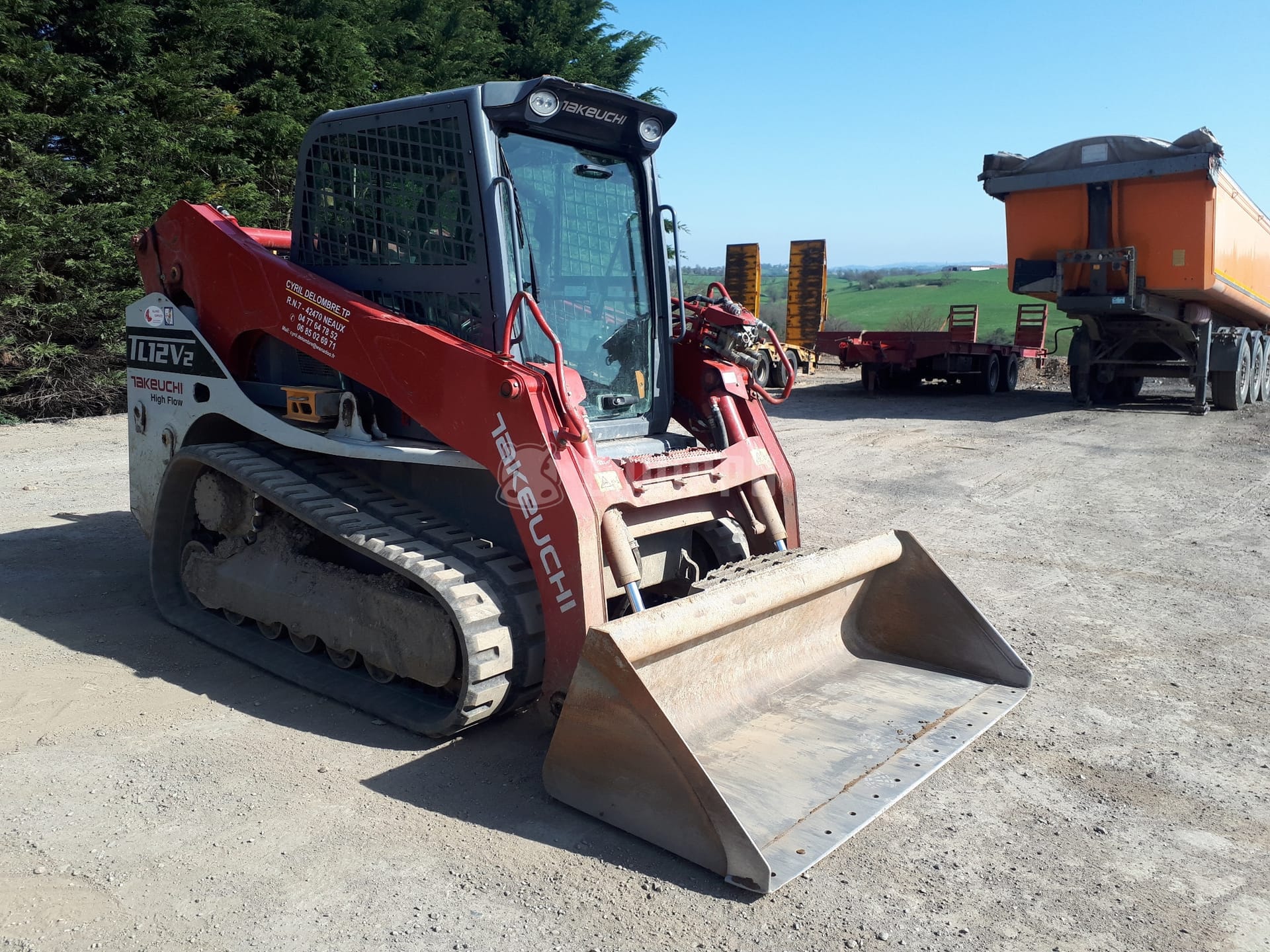 Takeuchi TL 12 V2 - - Used Tracked Skid Steer