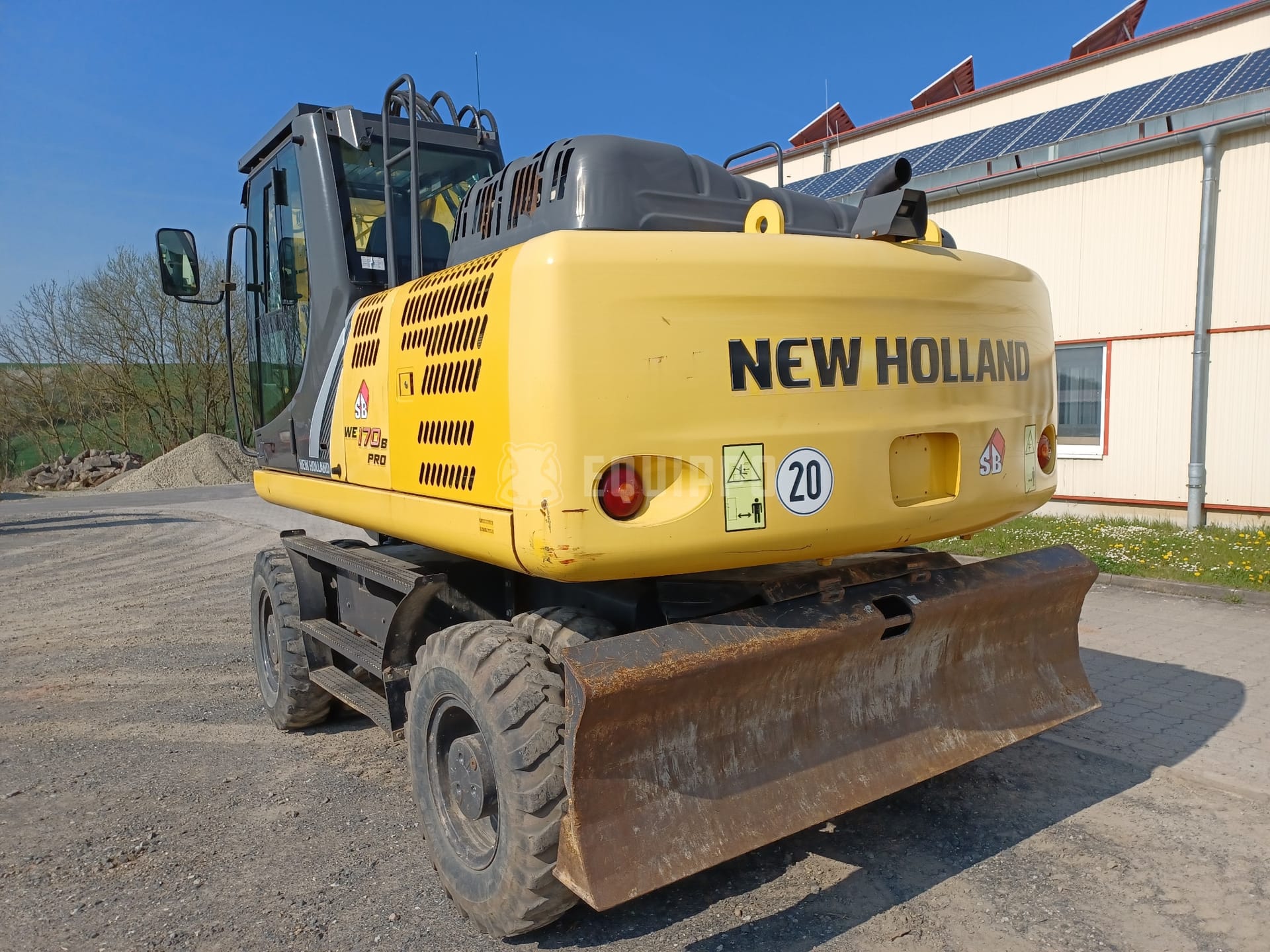 New Holland WE170B pro - OQ65 & HKS tilt rotator - - Used Wheeled Excavator
