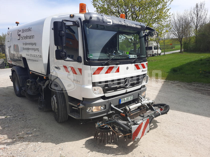 Mercedes Atego 1524 - Bucher high pressure sweeper with weed broom - - Used Sweeper