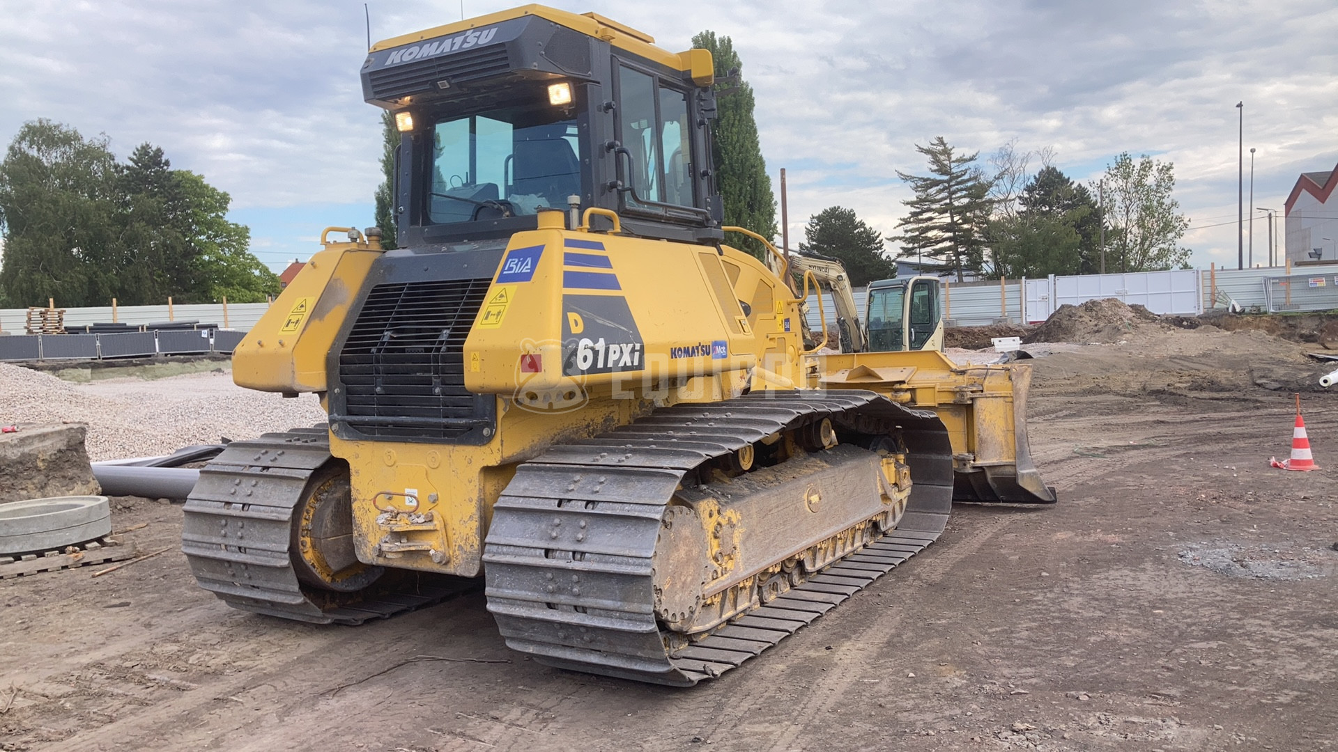 Komatsu D61PXi-24E0 - - Bulldozer sobre Orugas Usada