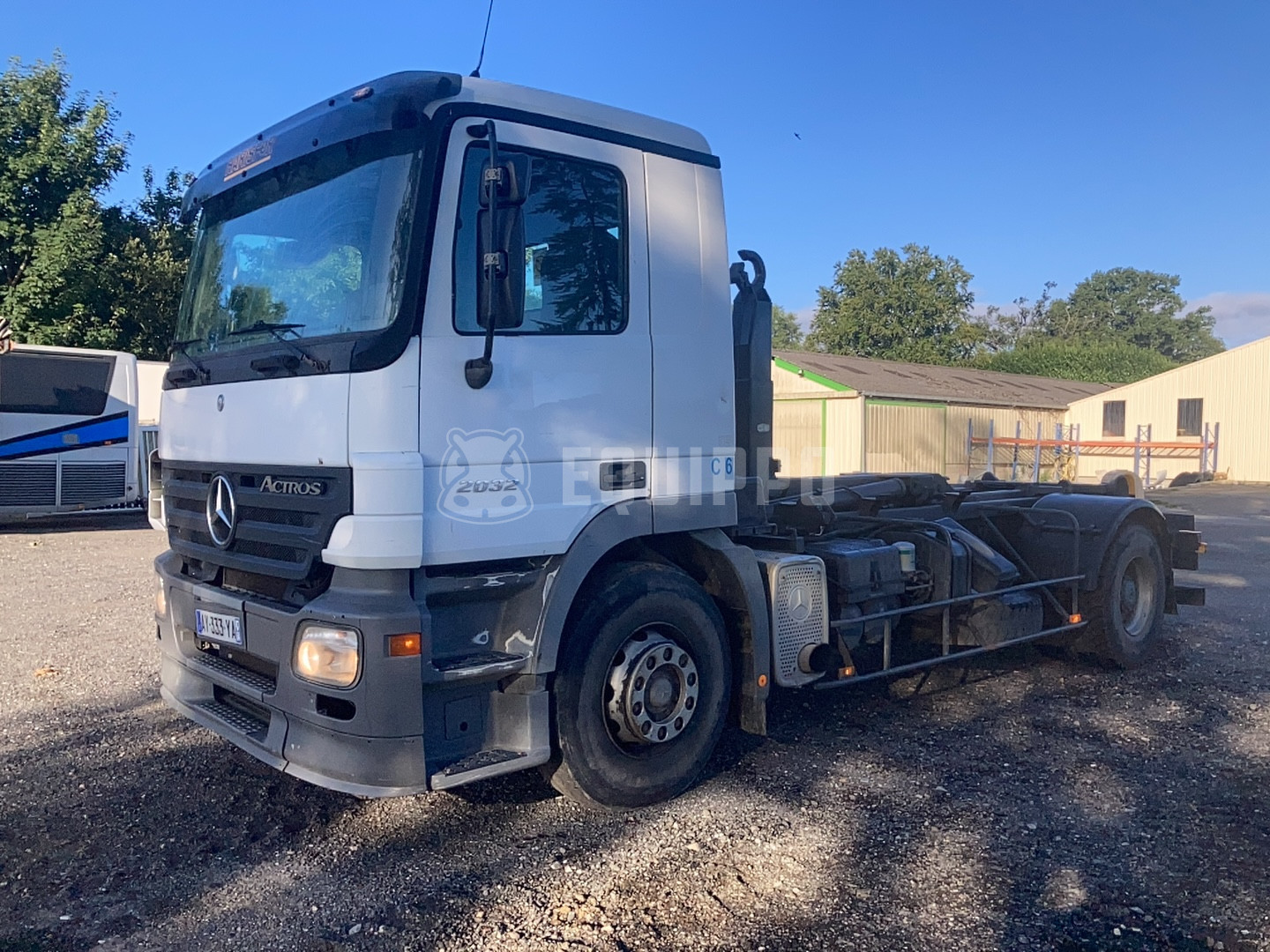Mercedes-Benz 2032 - - Used Tipper Truck