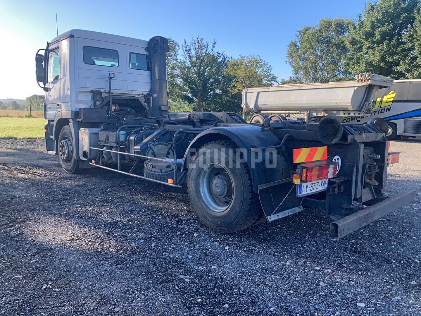 Mercedes-Benz 2032 - - Used Tipper Truck