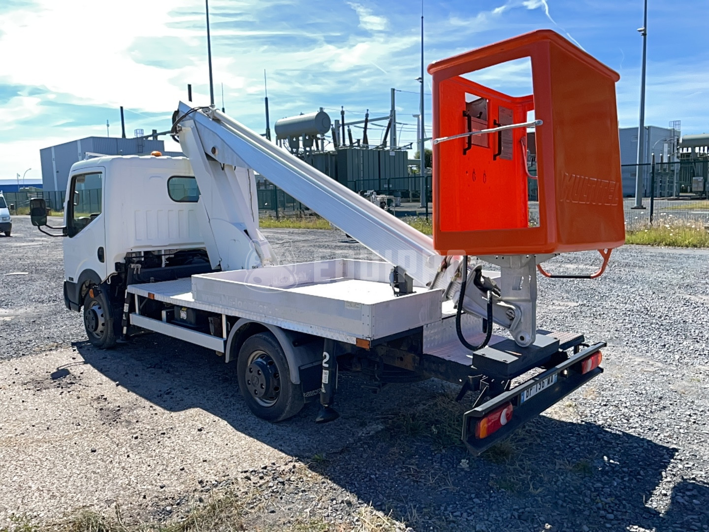 Nissan BP196WA Truck mounted boom lift - - Used Truck-Mounted Boom Lift
