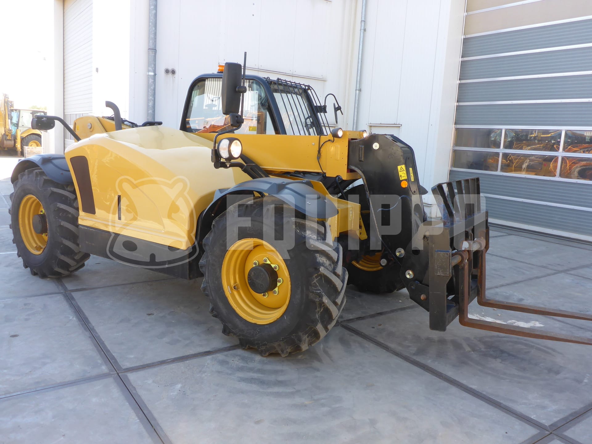 Caterpillar TH337C  - - Used Telescopic Forklift
