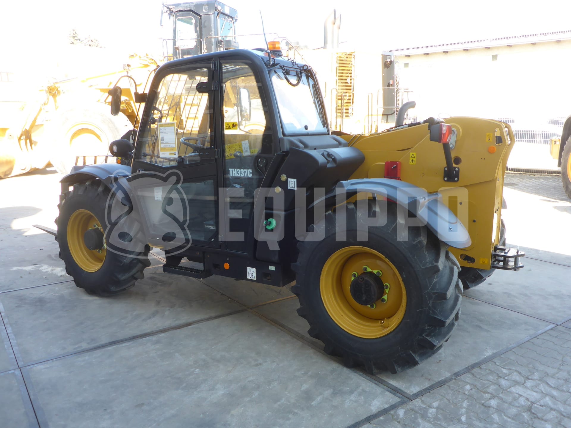 Caterpillar TH337C  - - Used Telescopic Forklift