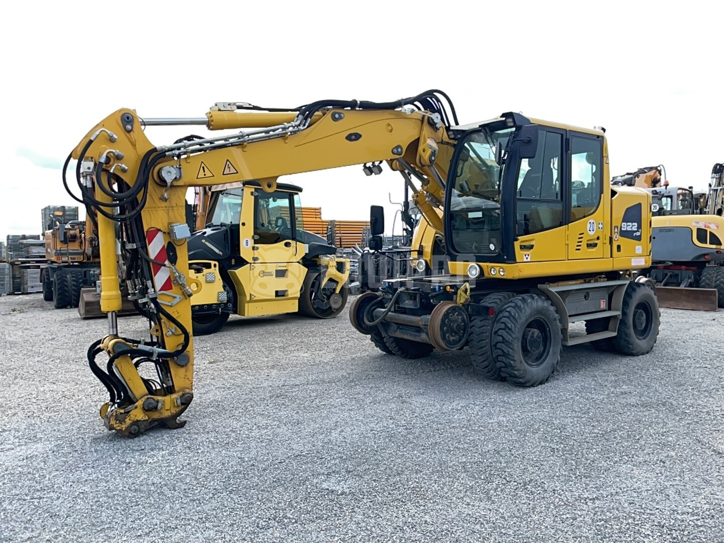 Liebherr A922 ZW with railway-permit - - Used Rail Road Excavator