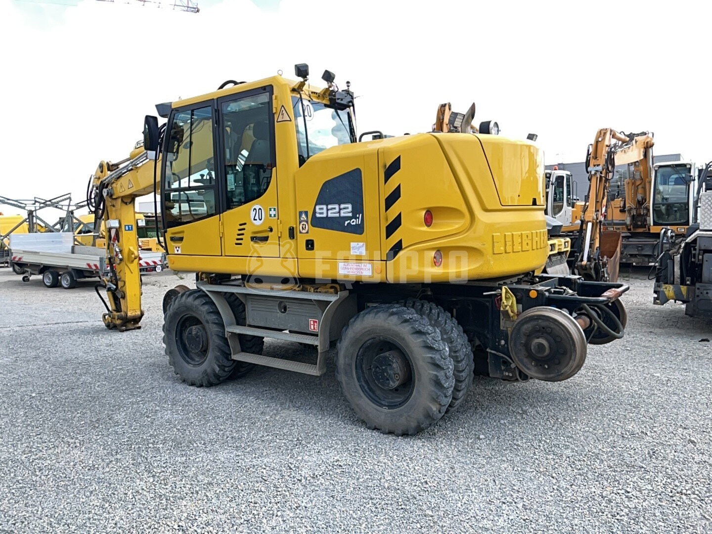 Liebherr A922 ZW with railway-permit - - Used Rail Road Excavator
