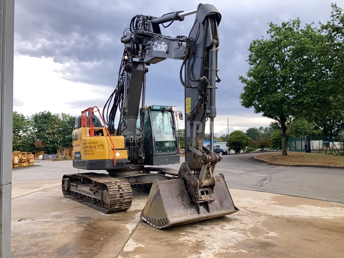 Volvo ECR235EL - - Excavadora de cadenas Usada