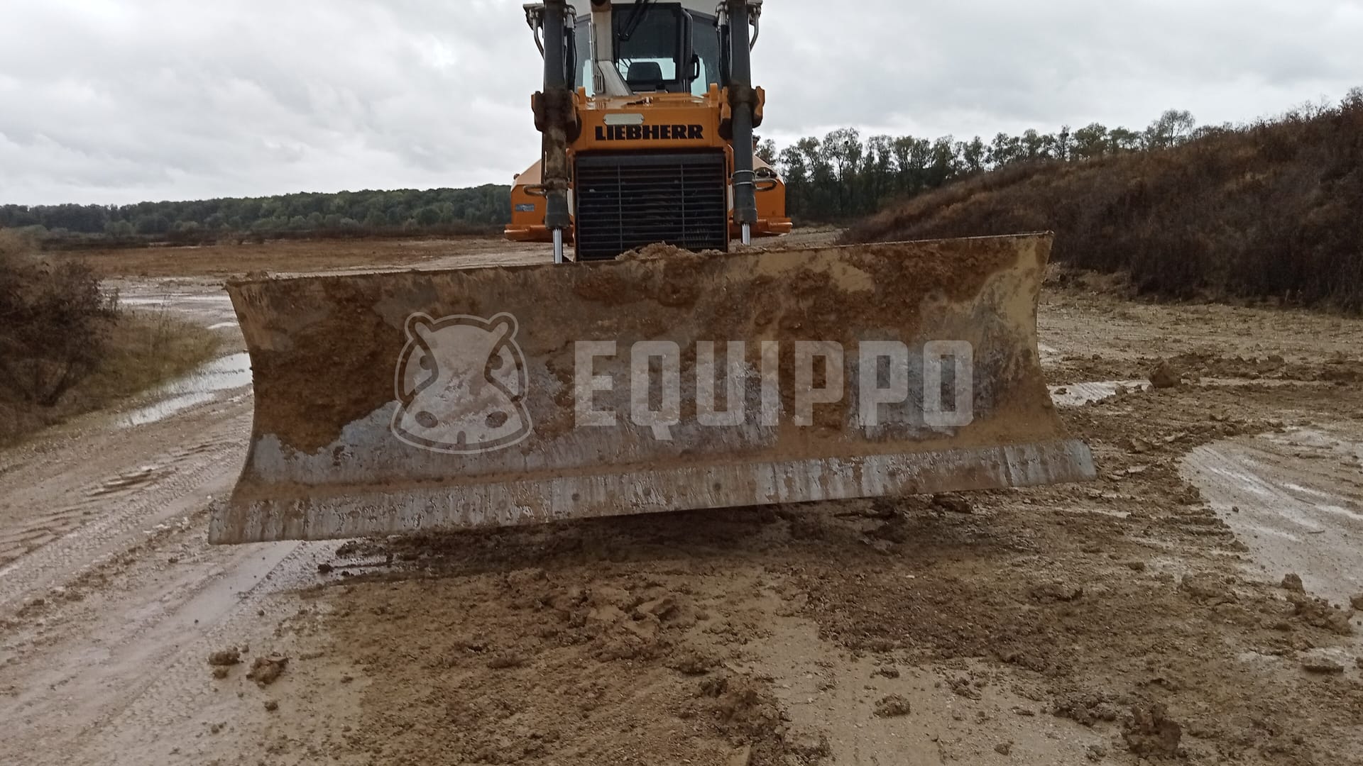 Liebherr PR 726 LGP  - - Used Tracked Dozer