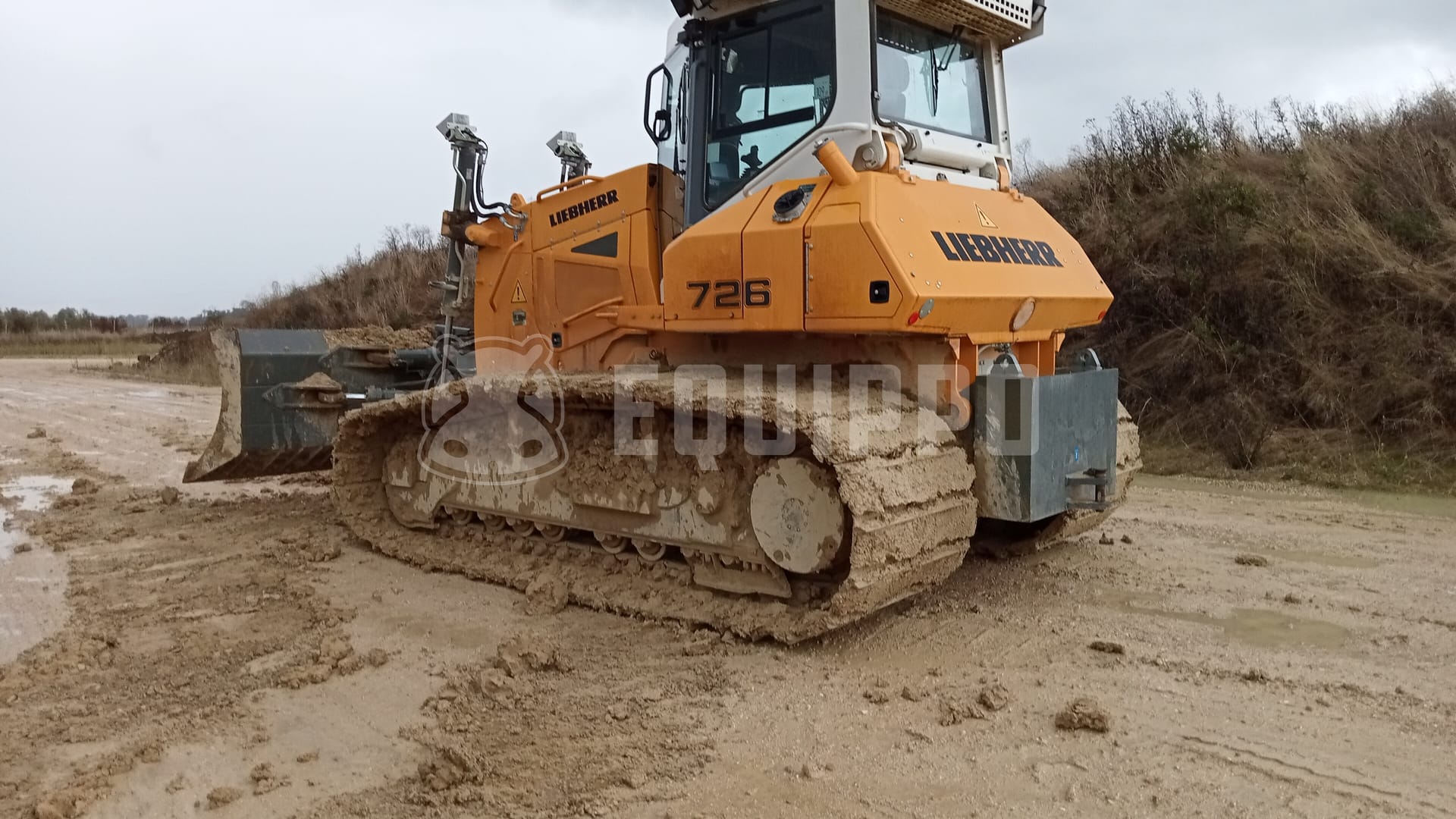 Liebherr PR 726 LGP  - - Used Tracked Dozer
