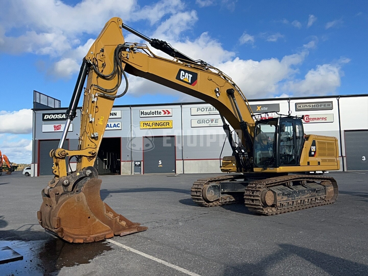 Caterpillar 336 - - Used Tracked Excavator
